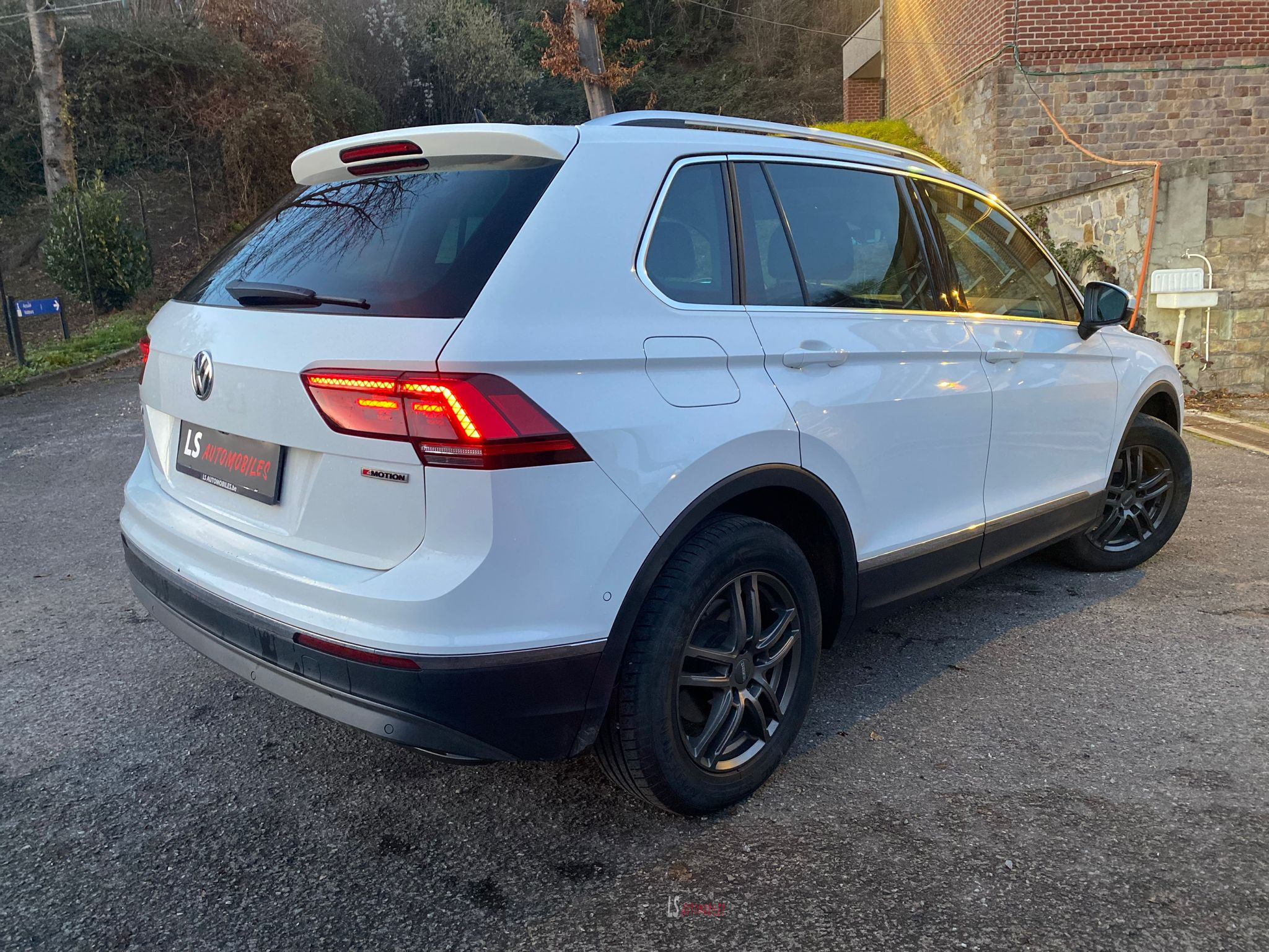 
								VW TIGUAN 4 MOTION full									