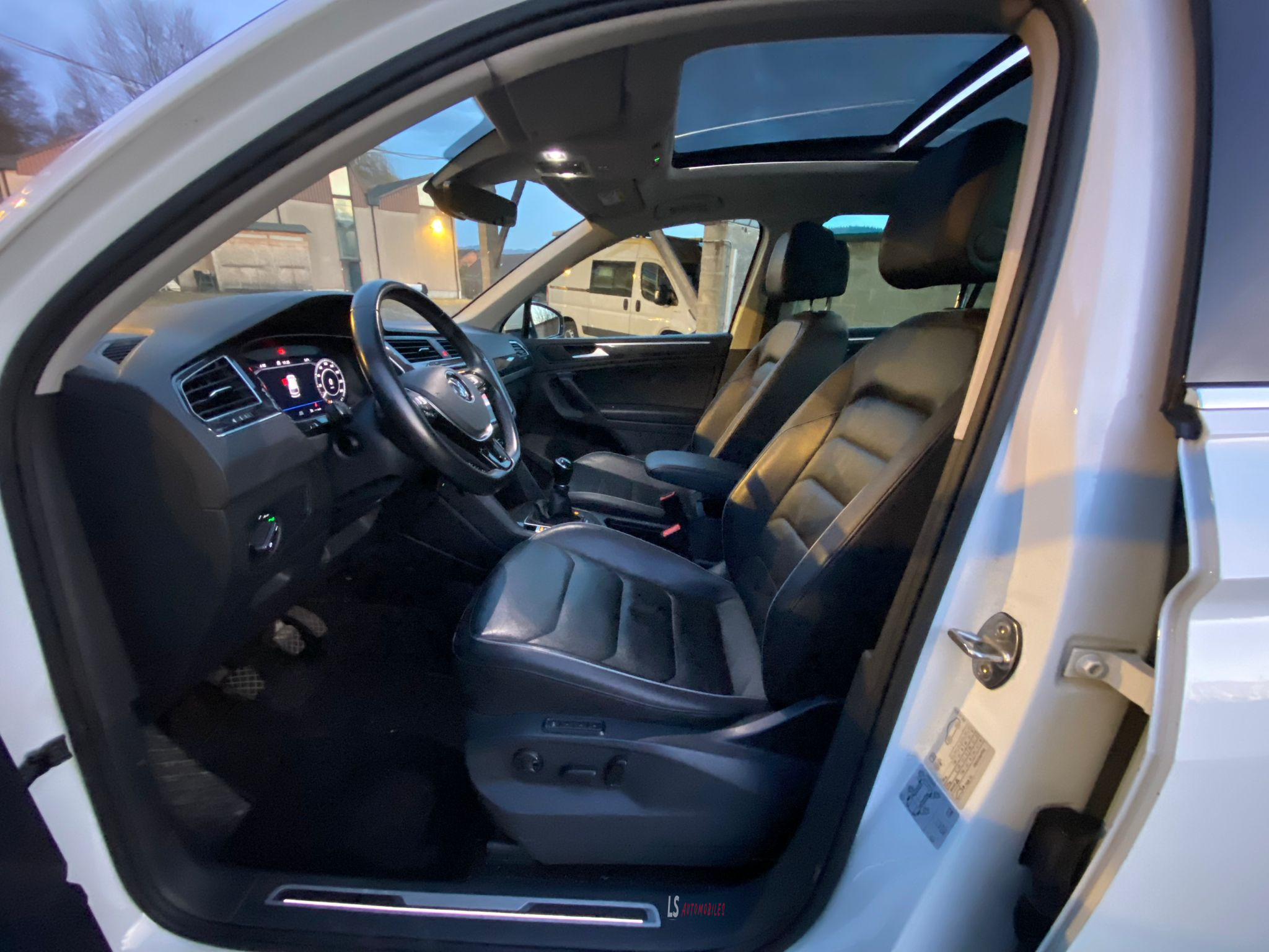 
								VW TIGUAN 4 MOTION full									