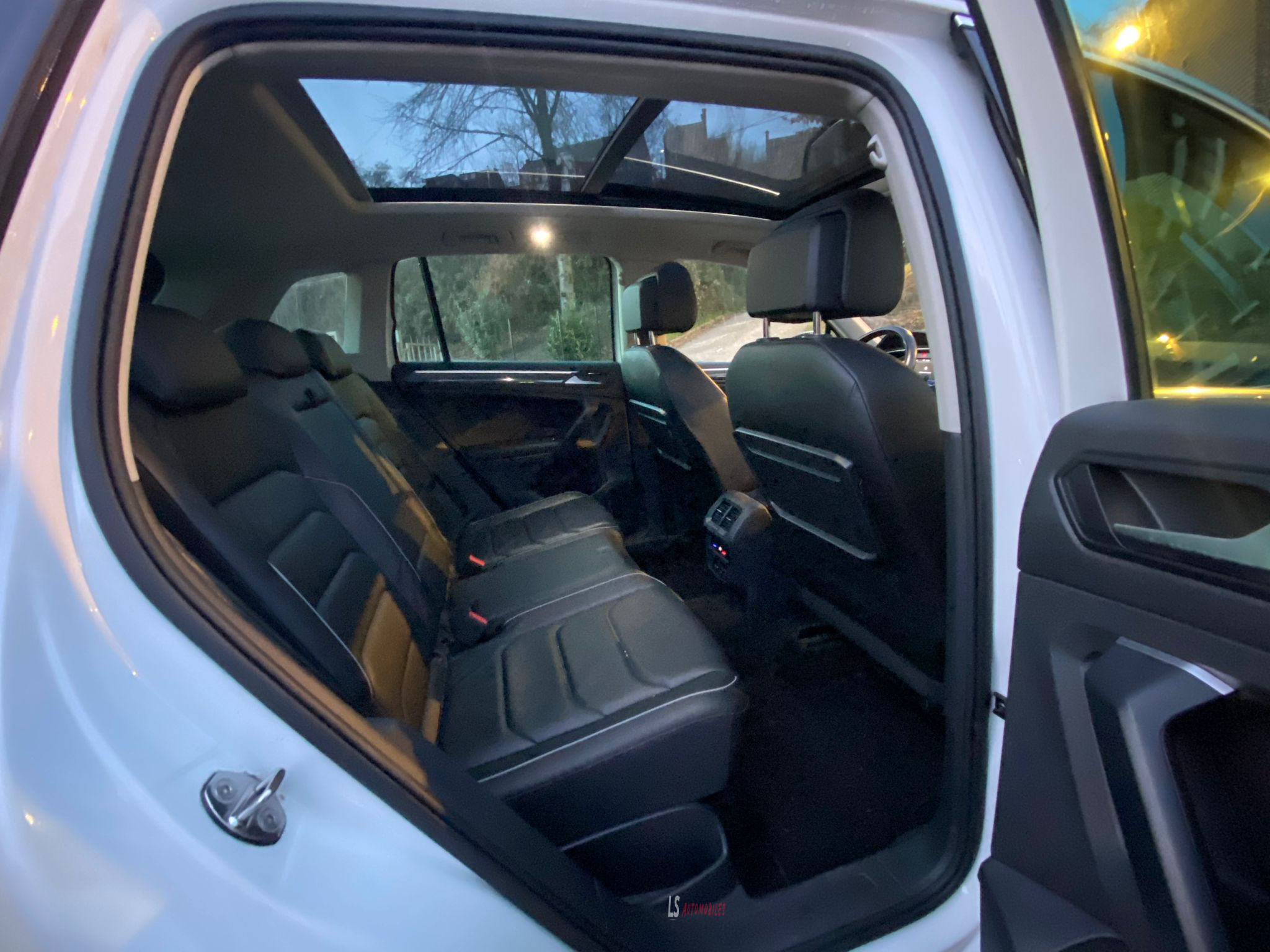 
								VW TIGUAN 4 MOTION full									