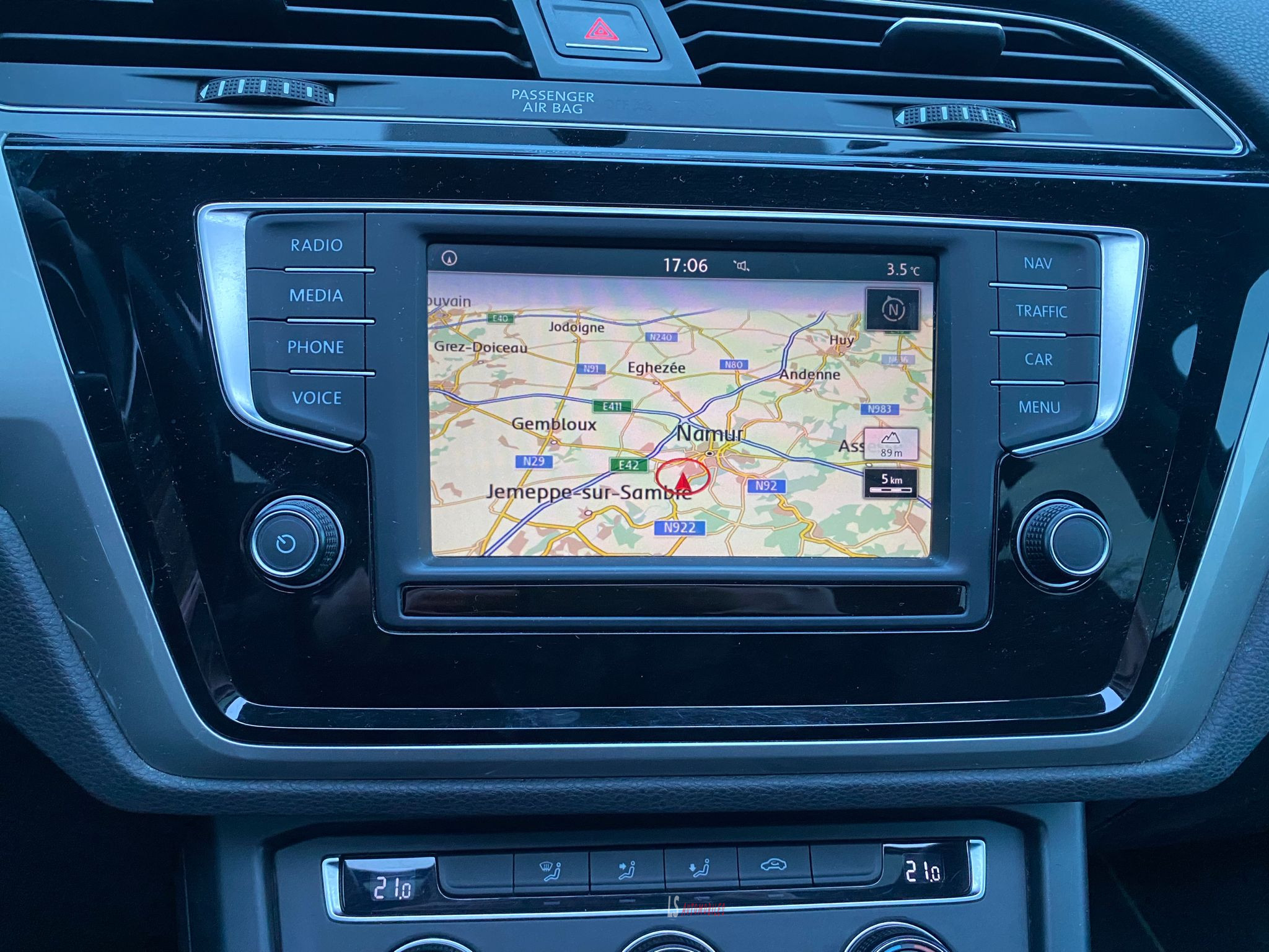 
								VOLKSWAGEN TOURAN full									