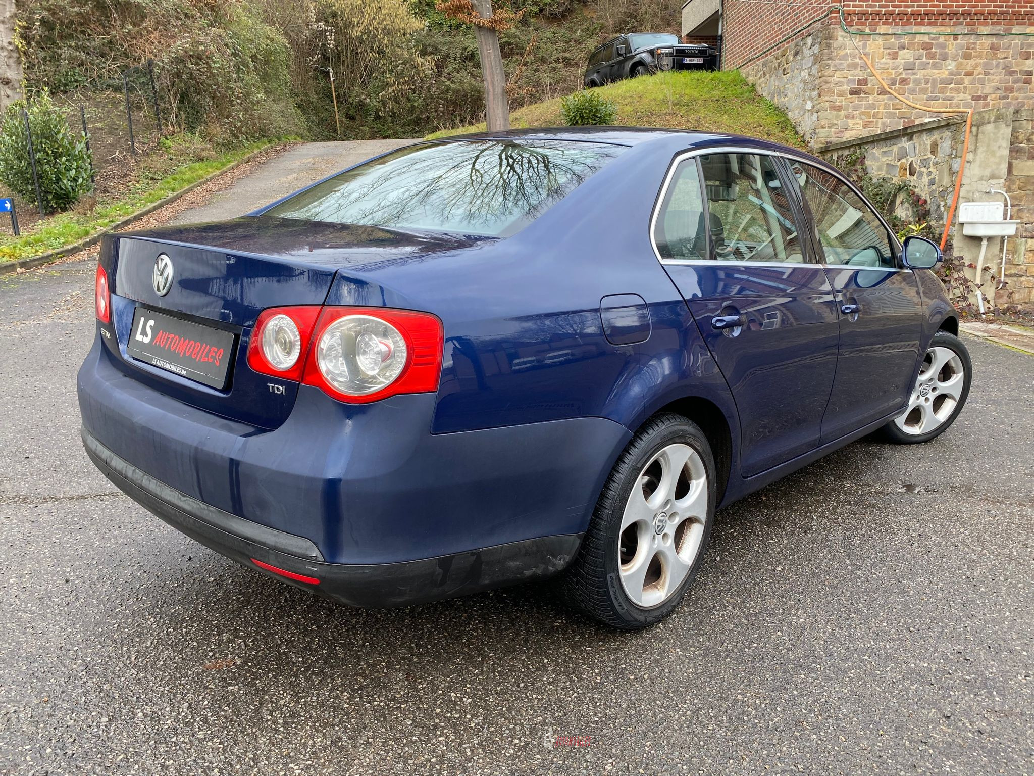 
								VW JETTA BOITE AUTOMATIQUE full									