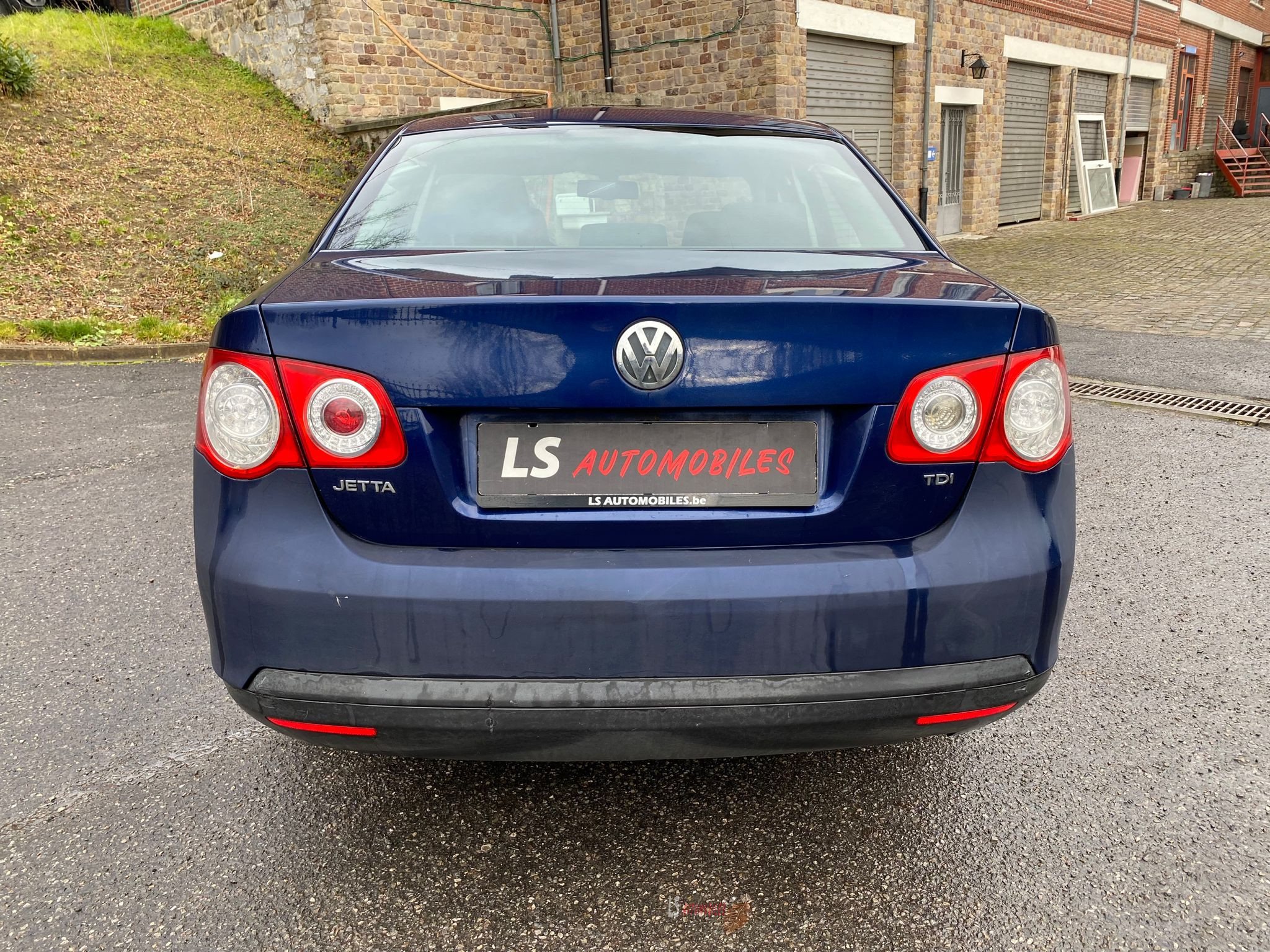 
								VW JETTA BOITE AUTOMATIQUE full									