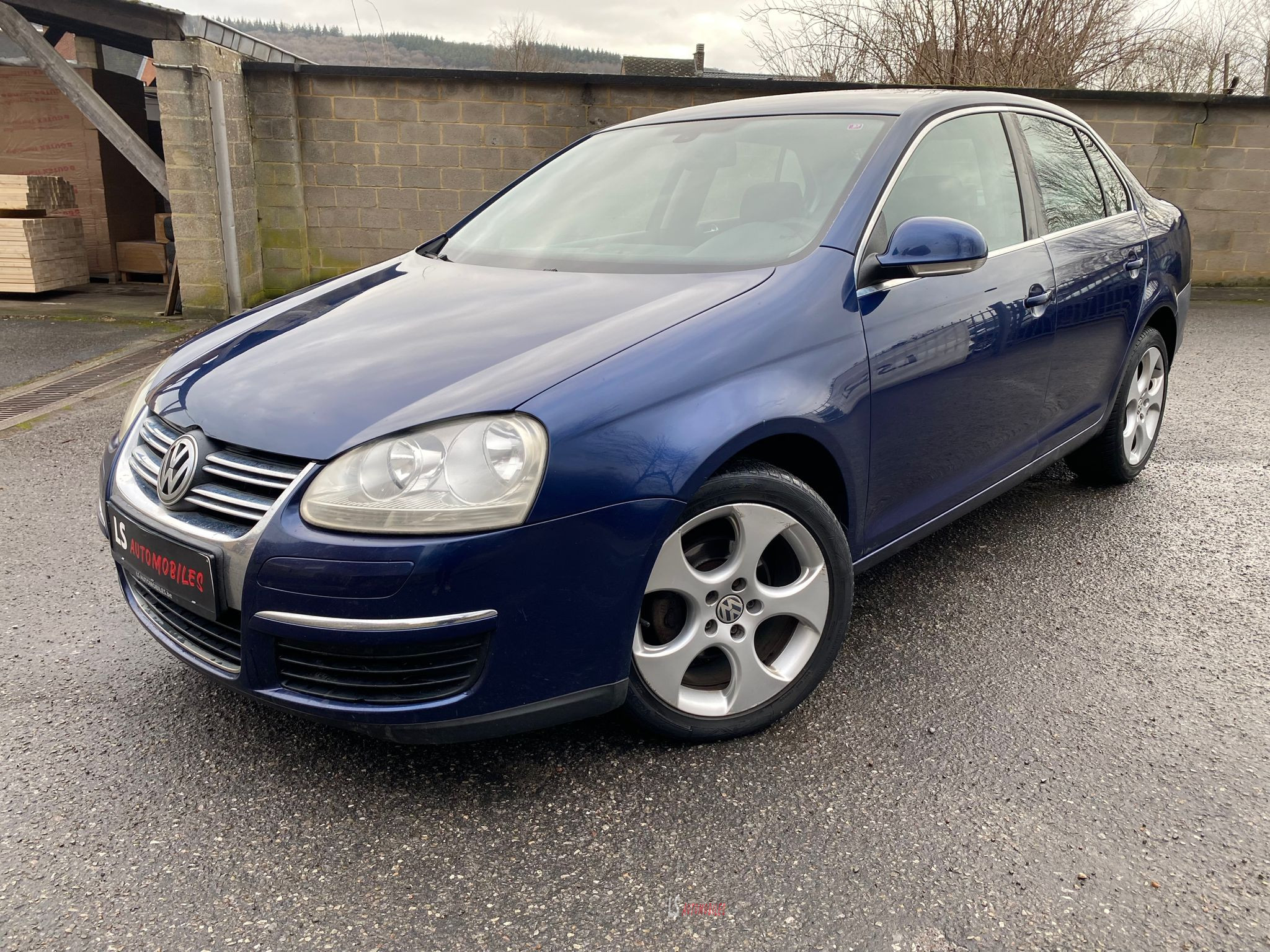 
								VW JETTA BOITE AUTOMATIQUE full									