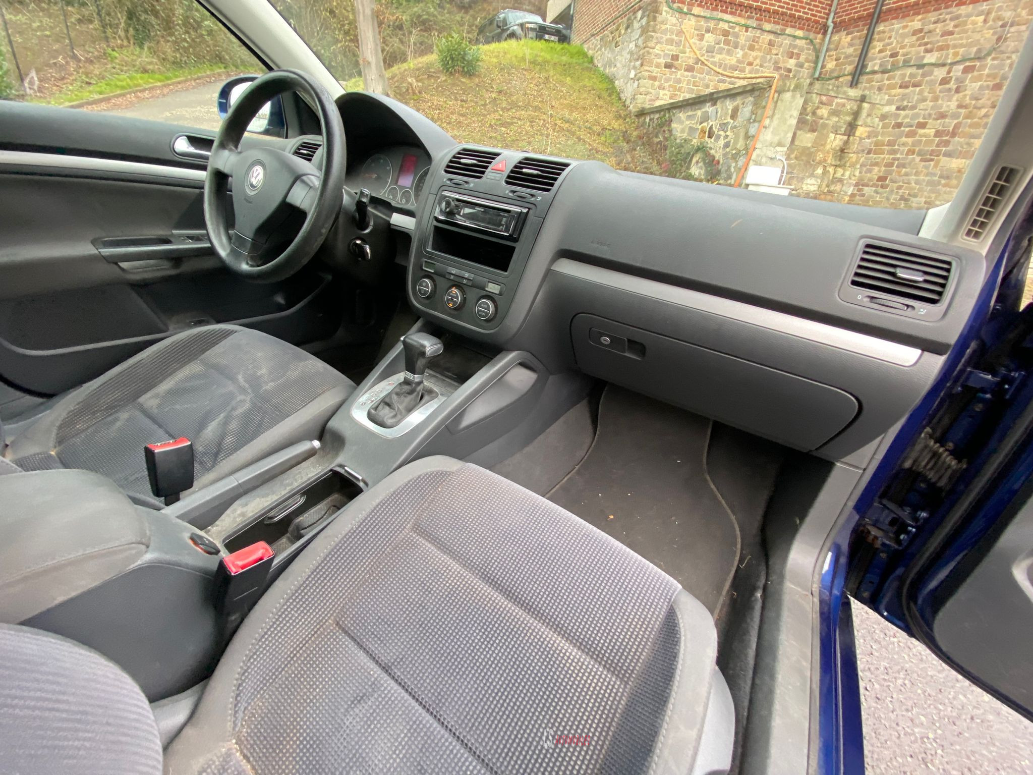 
								VW JETTA BOITE AUTOMATIQUE full									