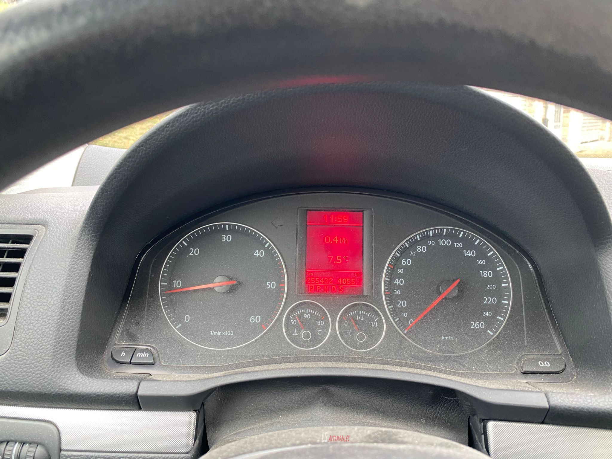 
								VW JETTA BOITE AUTOMATIQUE full									