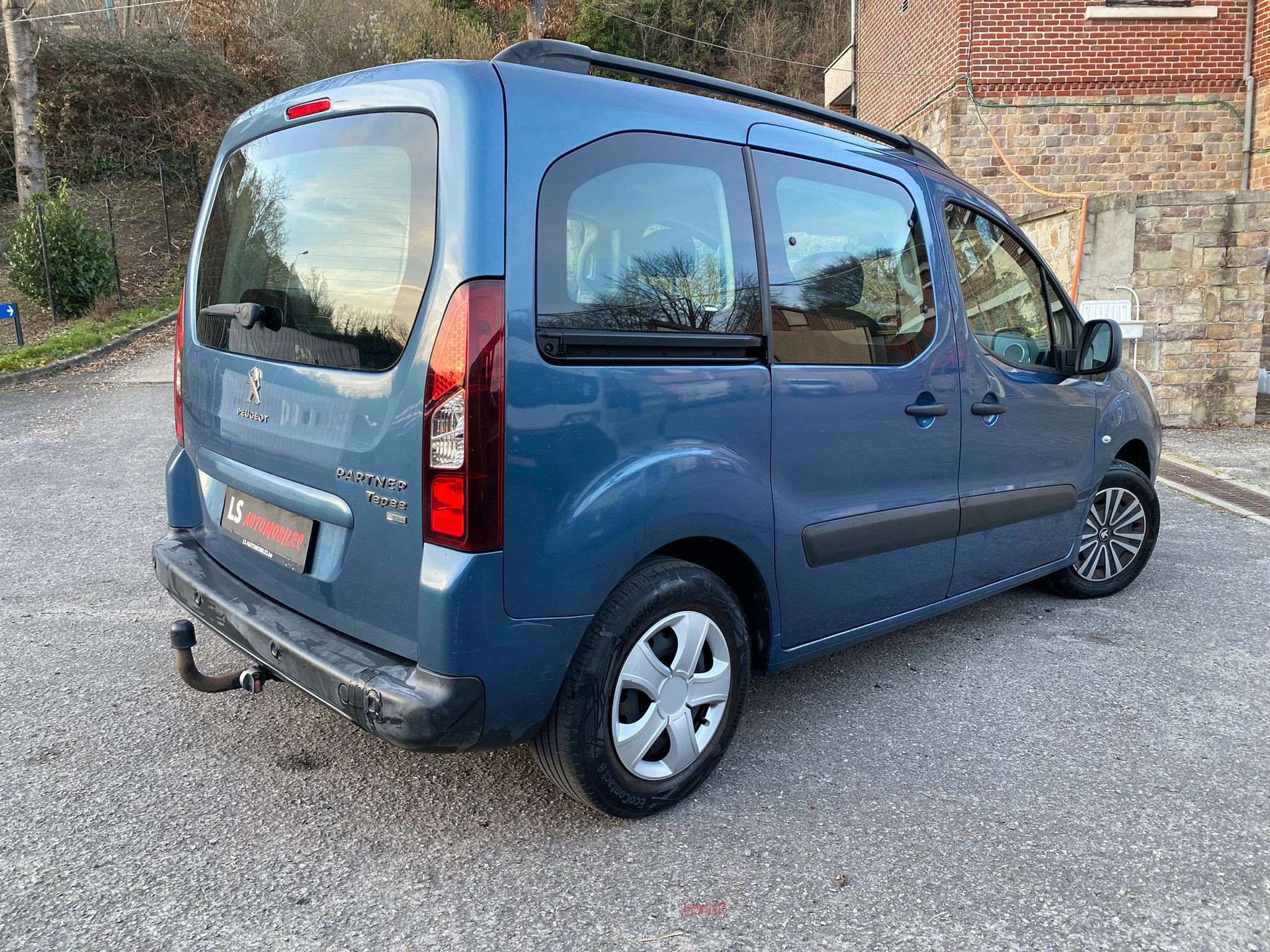 
								PEUGEOT PARTNER TEPEE full									