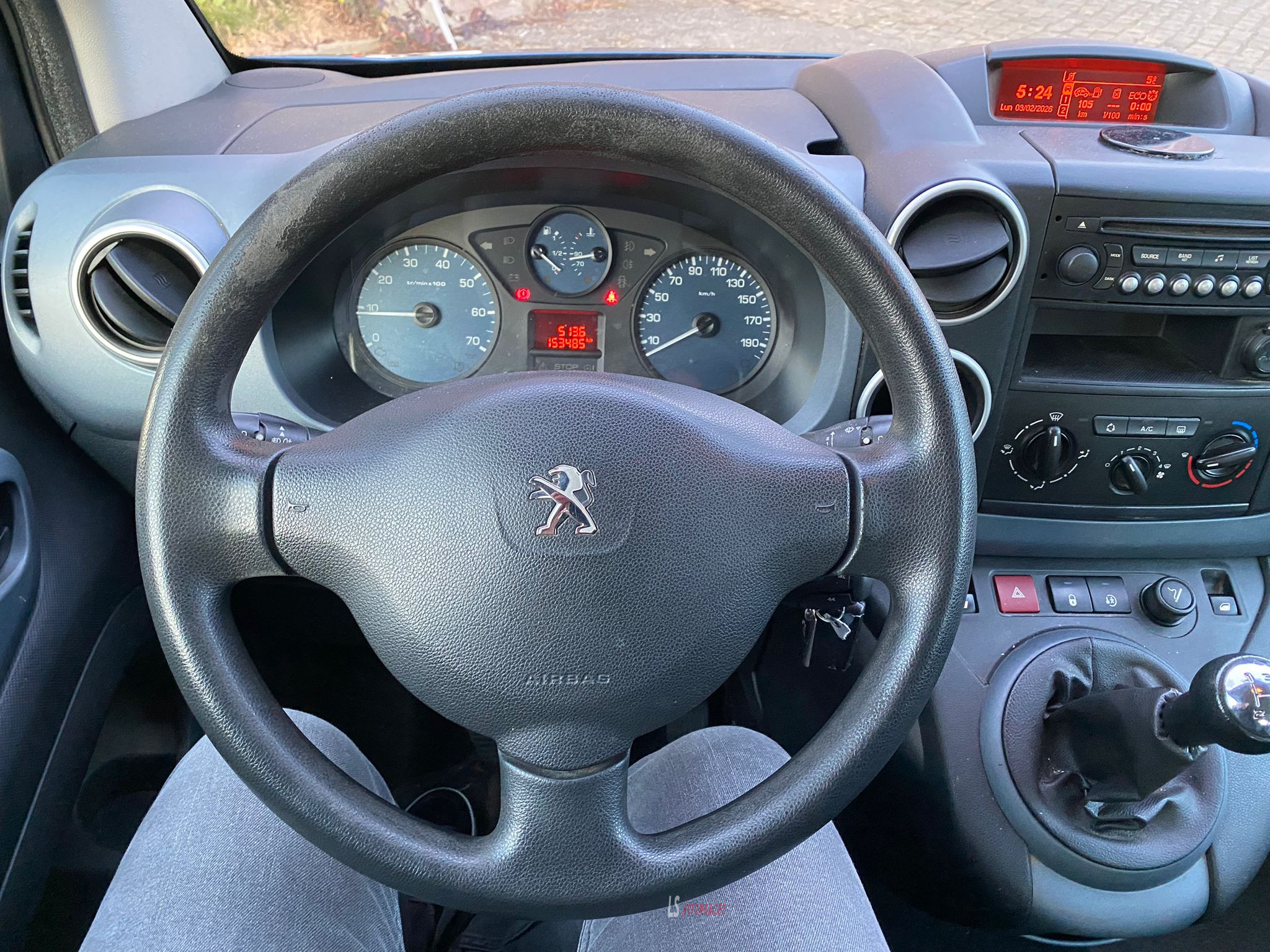 
								PEUGEOT PARTNER TEPEE full									