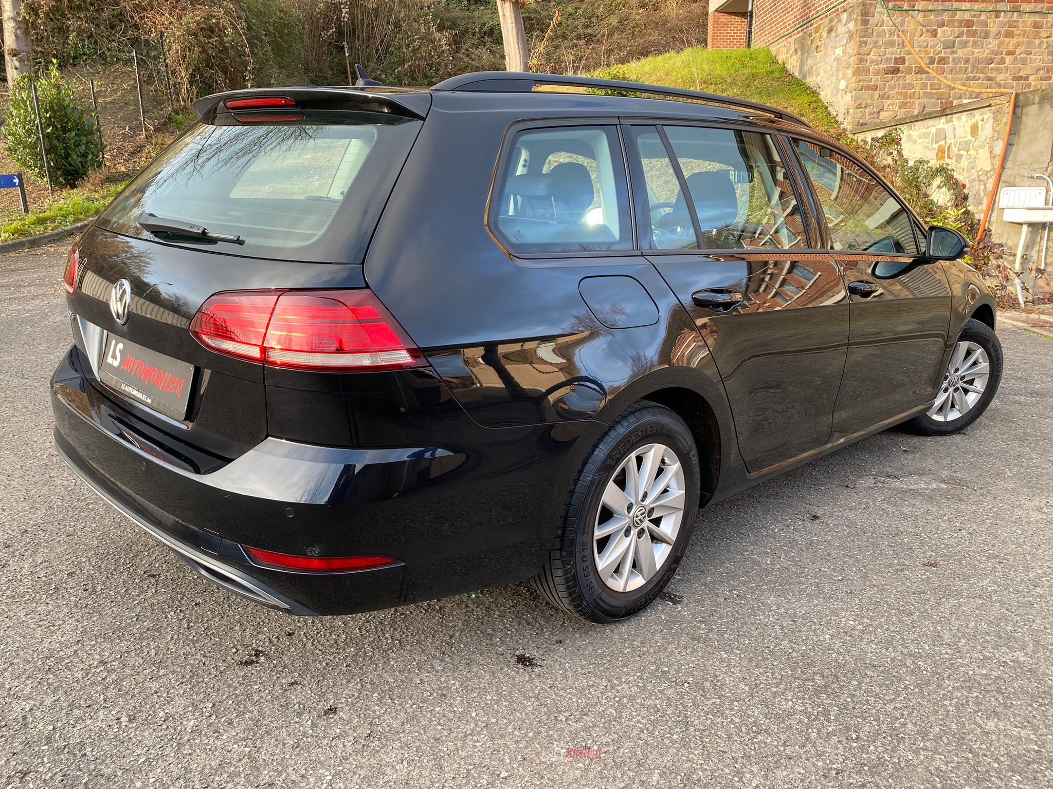 
								VOLKSWAGEN GOLF 2019 full									