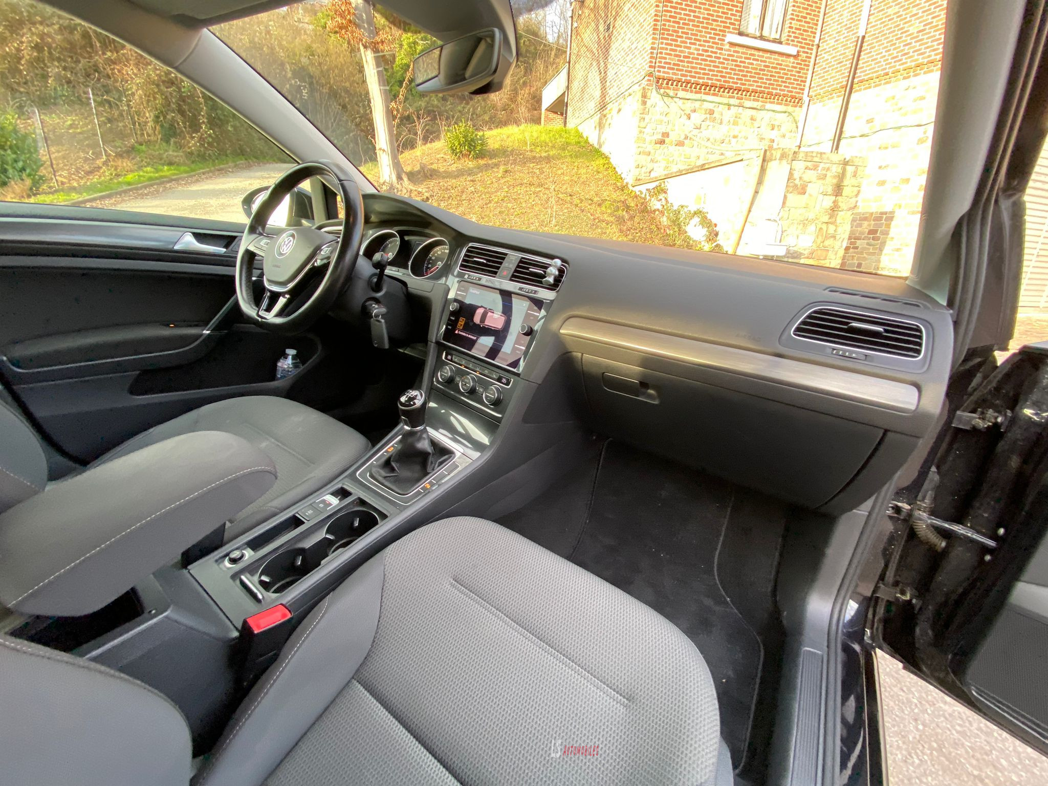 
								VOLKSWAGEN GOLF 2019 full									