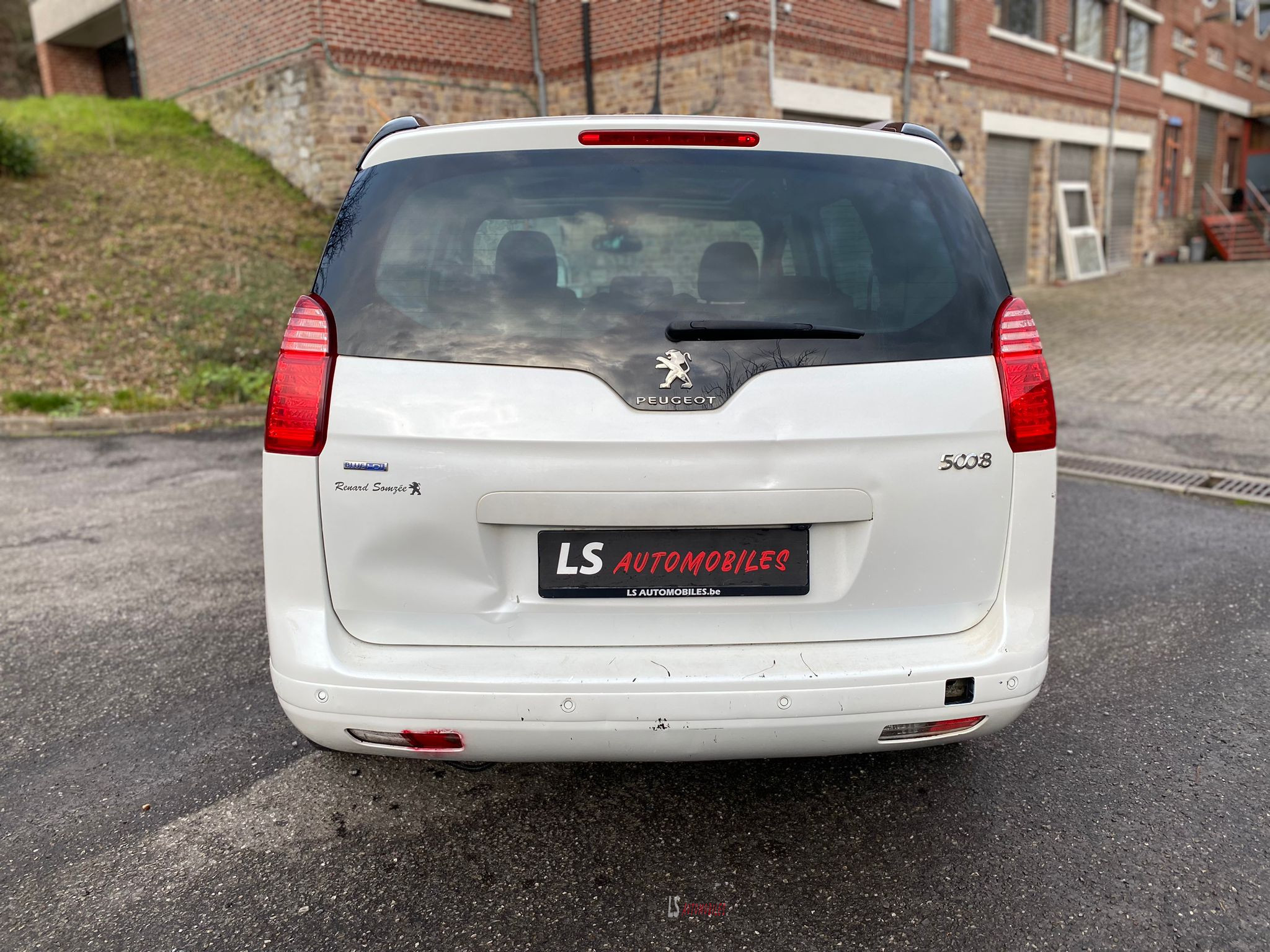 
								PEUGEOT 5008 BOITE AUTOMATIQUE full									