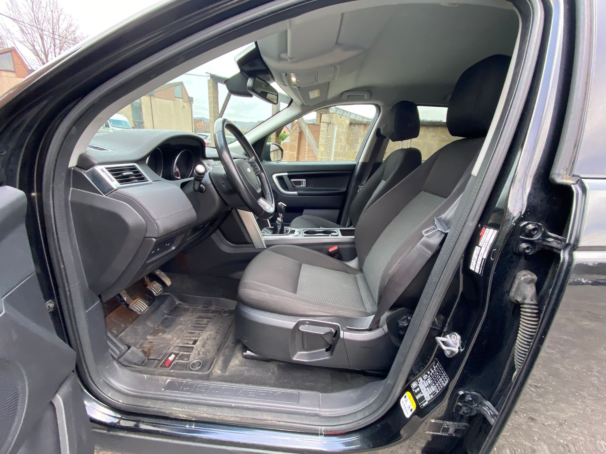 
								LAND ROVER DISCOVERY SPORT 4WD full									