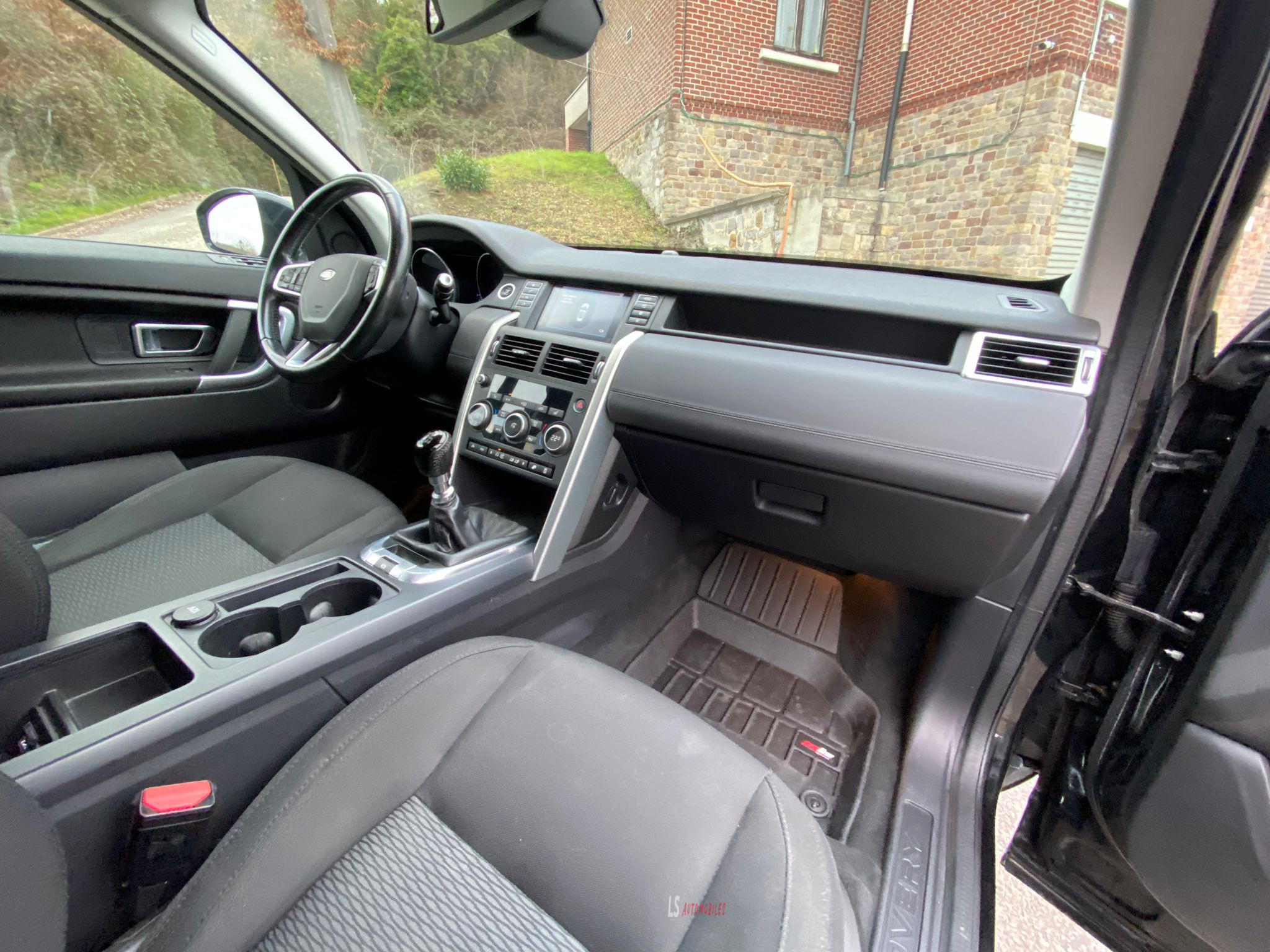 
								LAND ROVER DISCOVERY SPORT 4WD full									