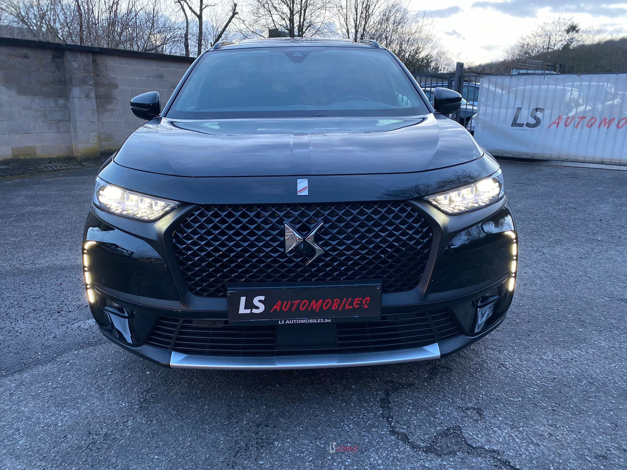 
								DS7 E-TENSE HYBRIDE full									