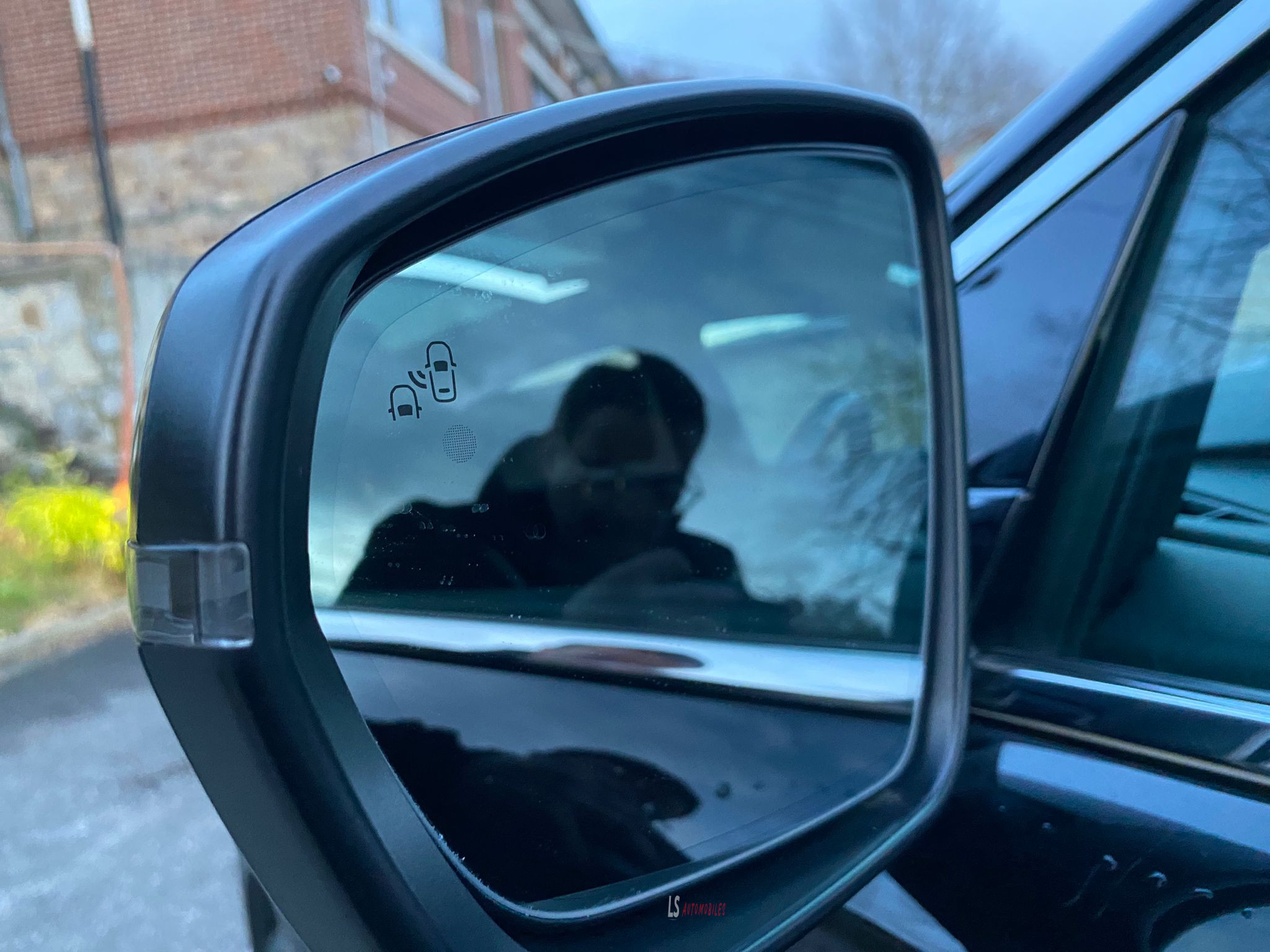 
								DS7 E-TENSE HYBRIDE full									