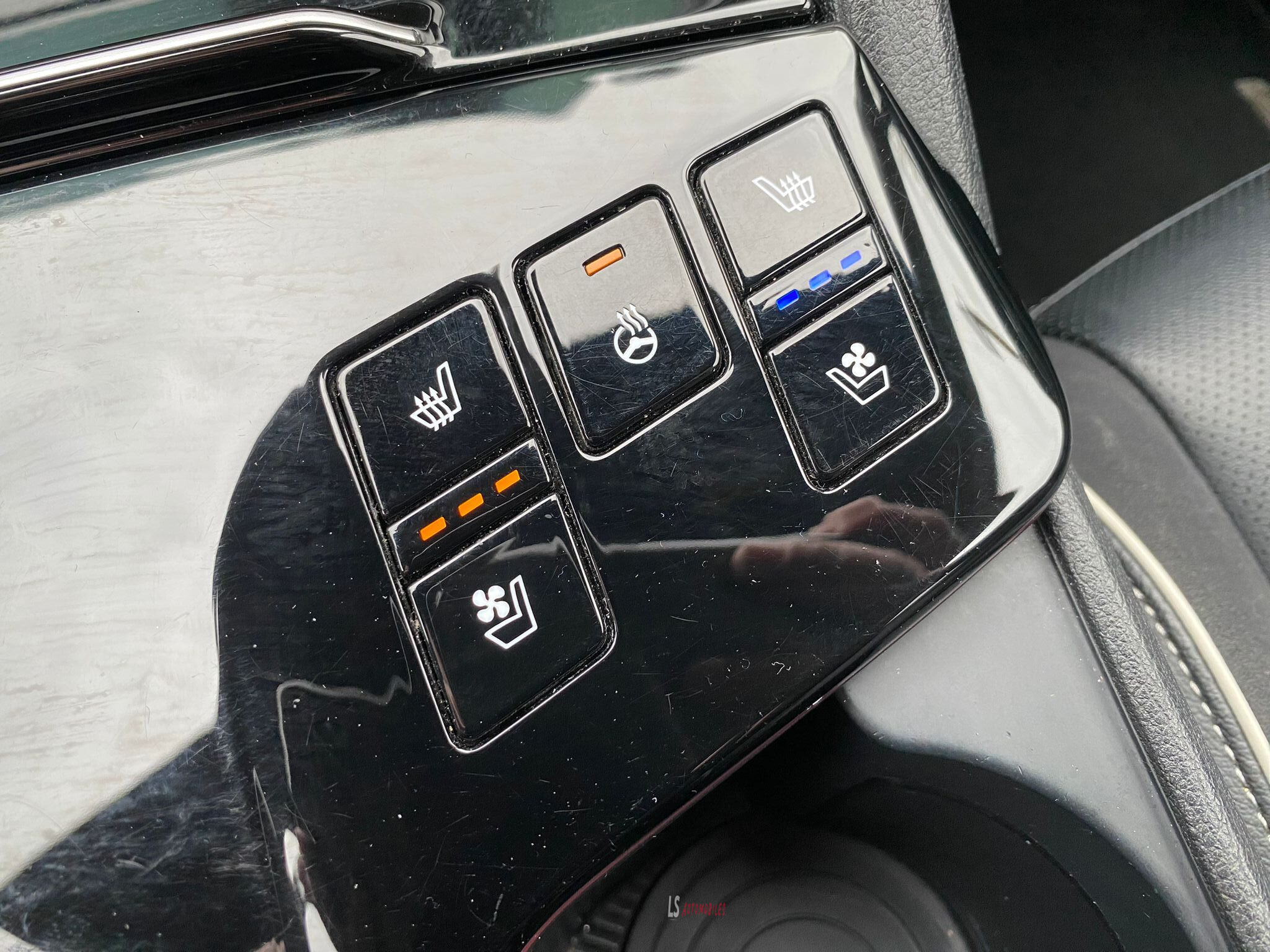 
								KIA SPORTAGE GT-LINE full									