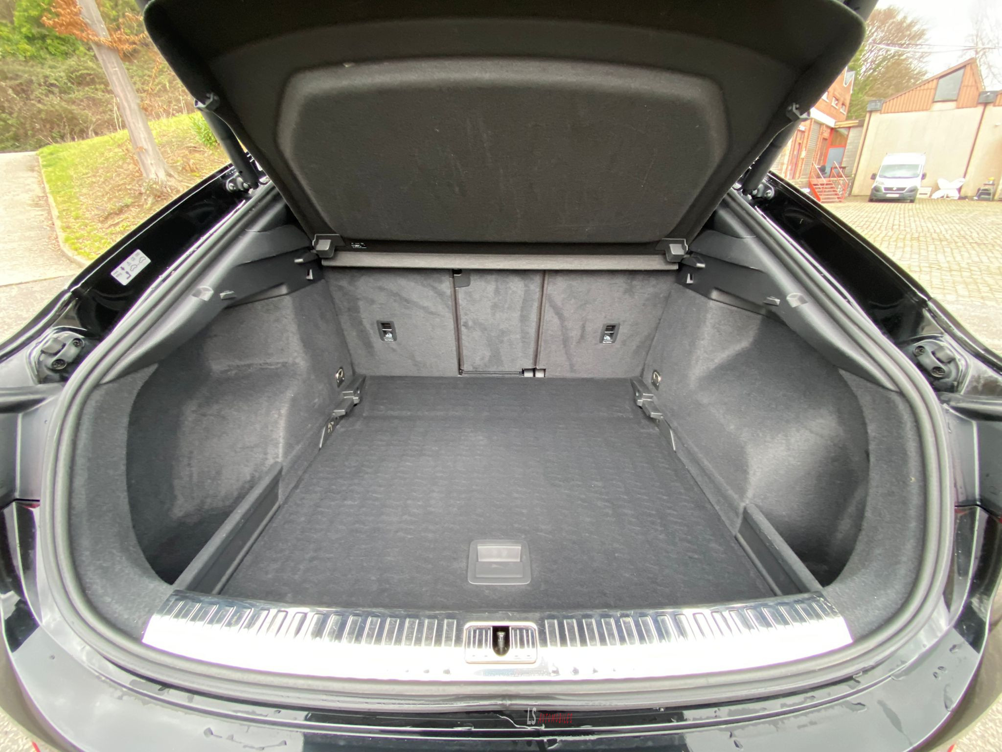 
								AUDI Q3 SPORTBACK S-LINE full									