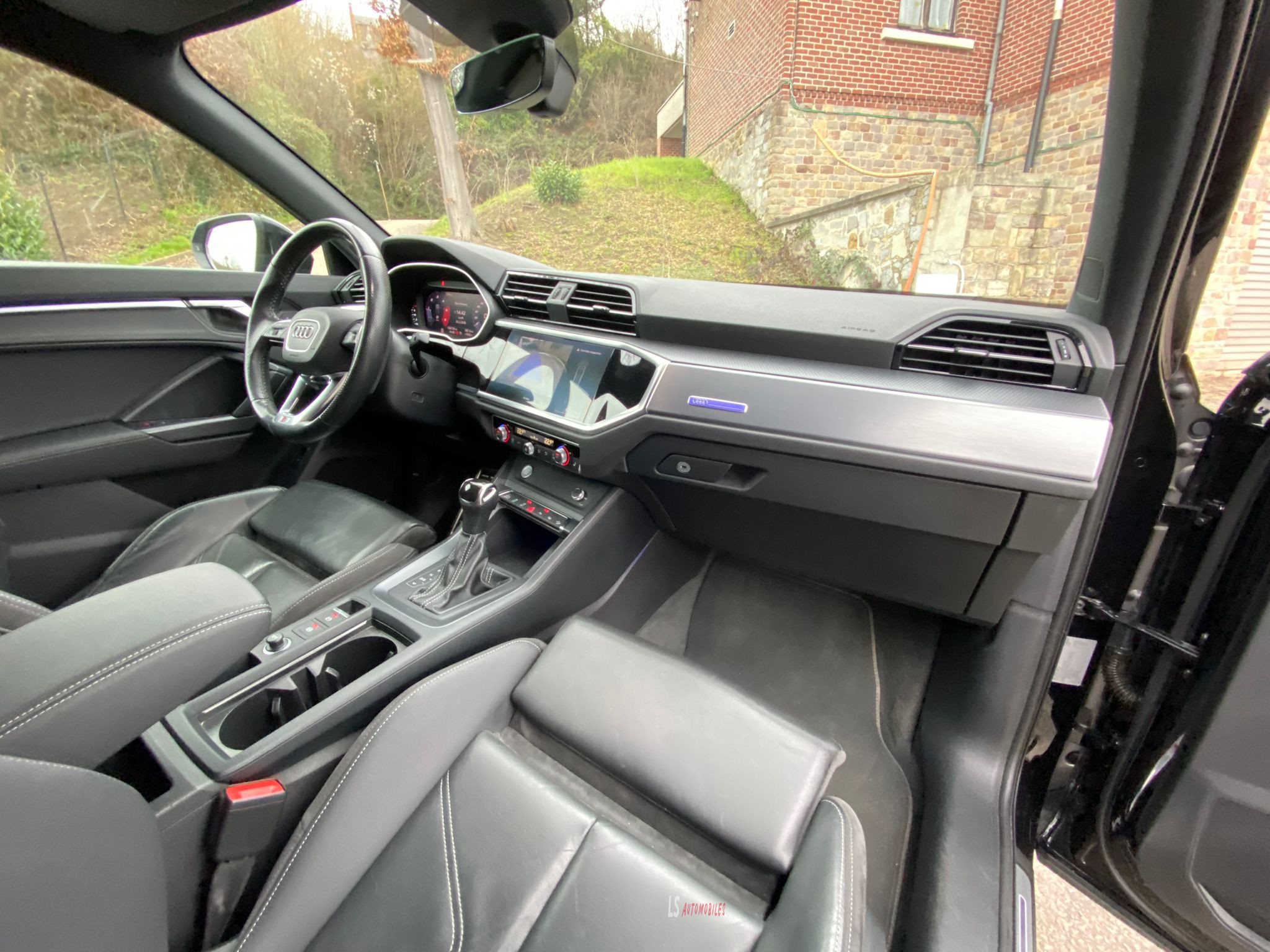 
								AUDI Q3 SPORTBACK S-LINE full									