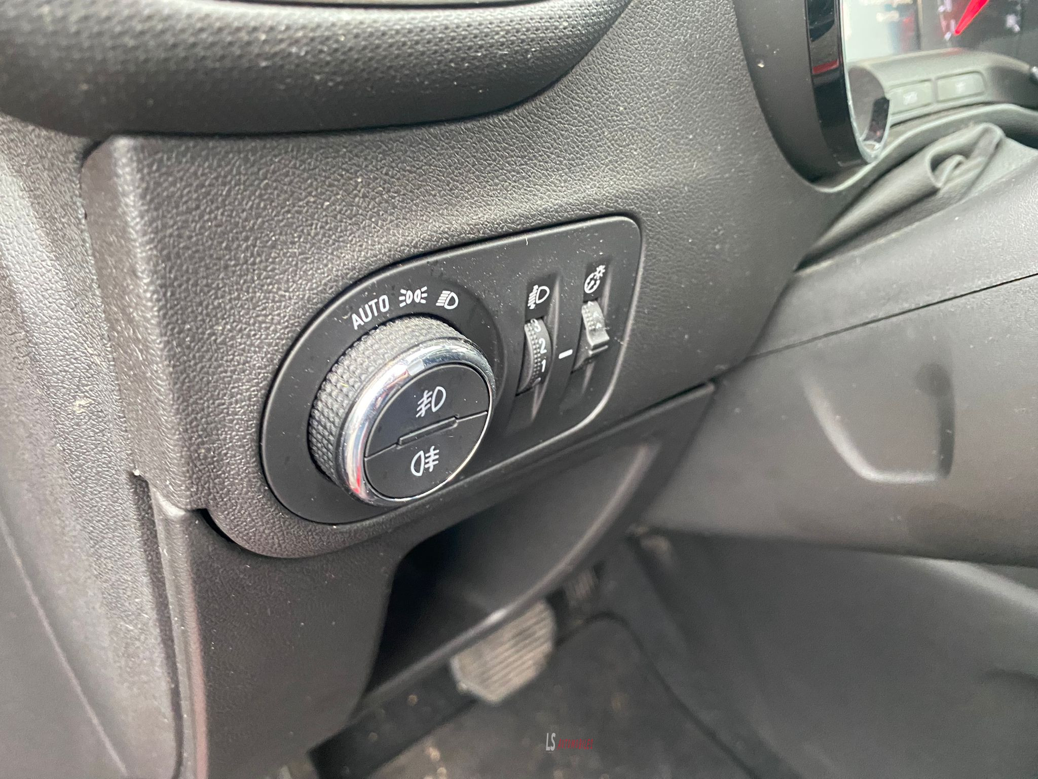 
								OPEL CROSSLAND X BOITE AUTOMATIQUE full									