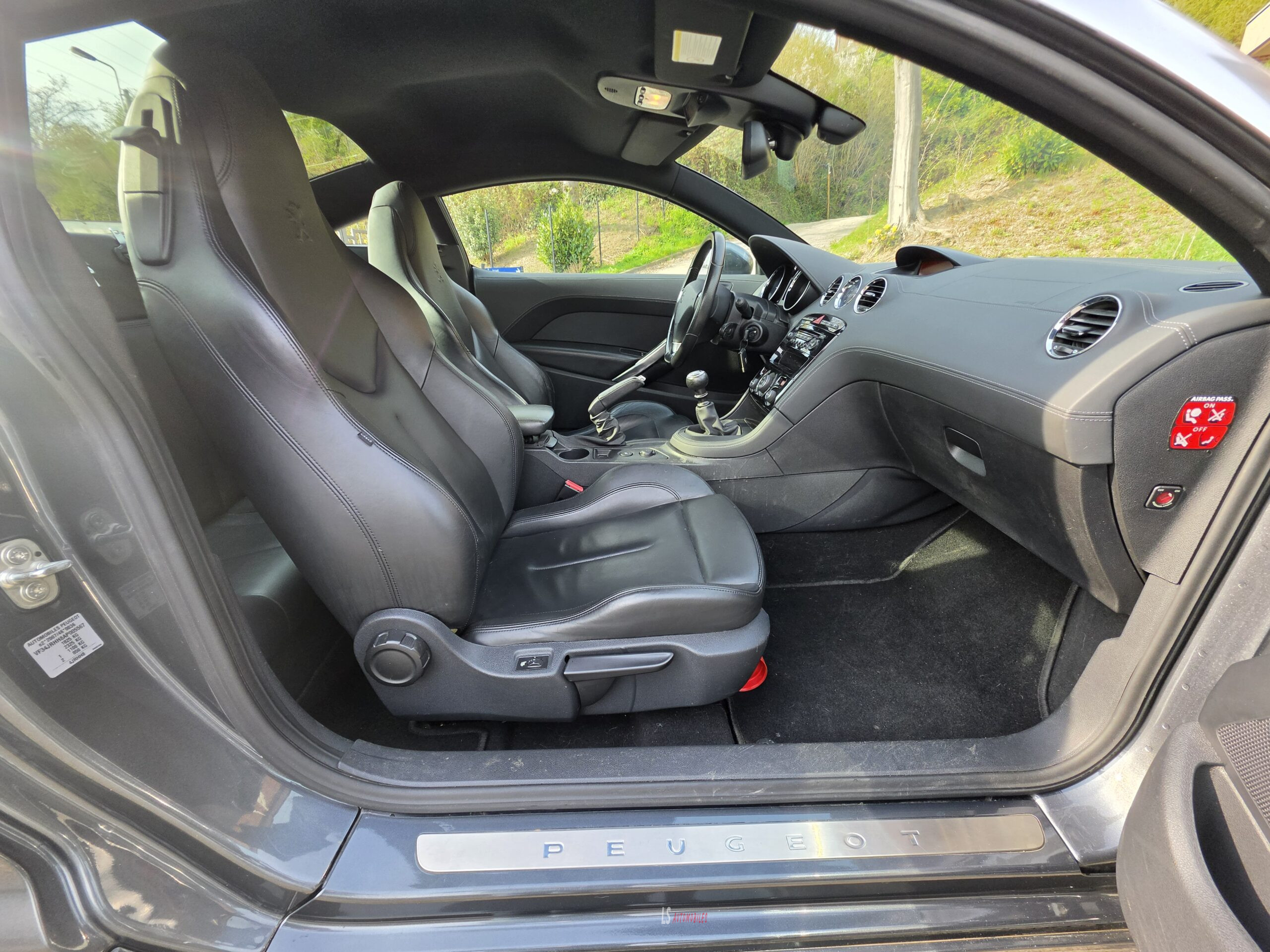 
								Peugeot RCZ 2.0 HDi*CUIR*AIRCOAUTO*CRUISE*EU5 full									