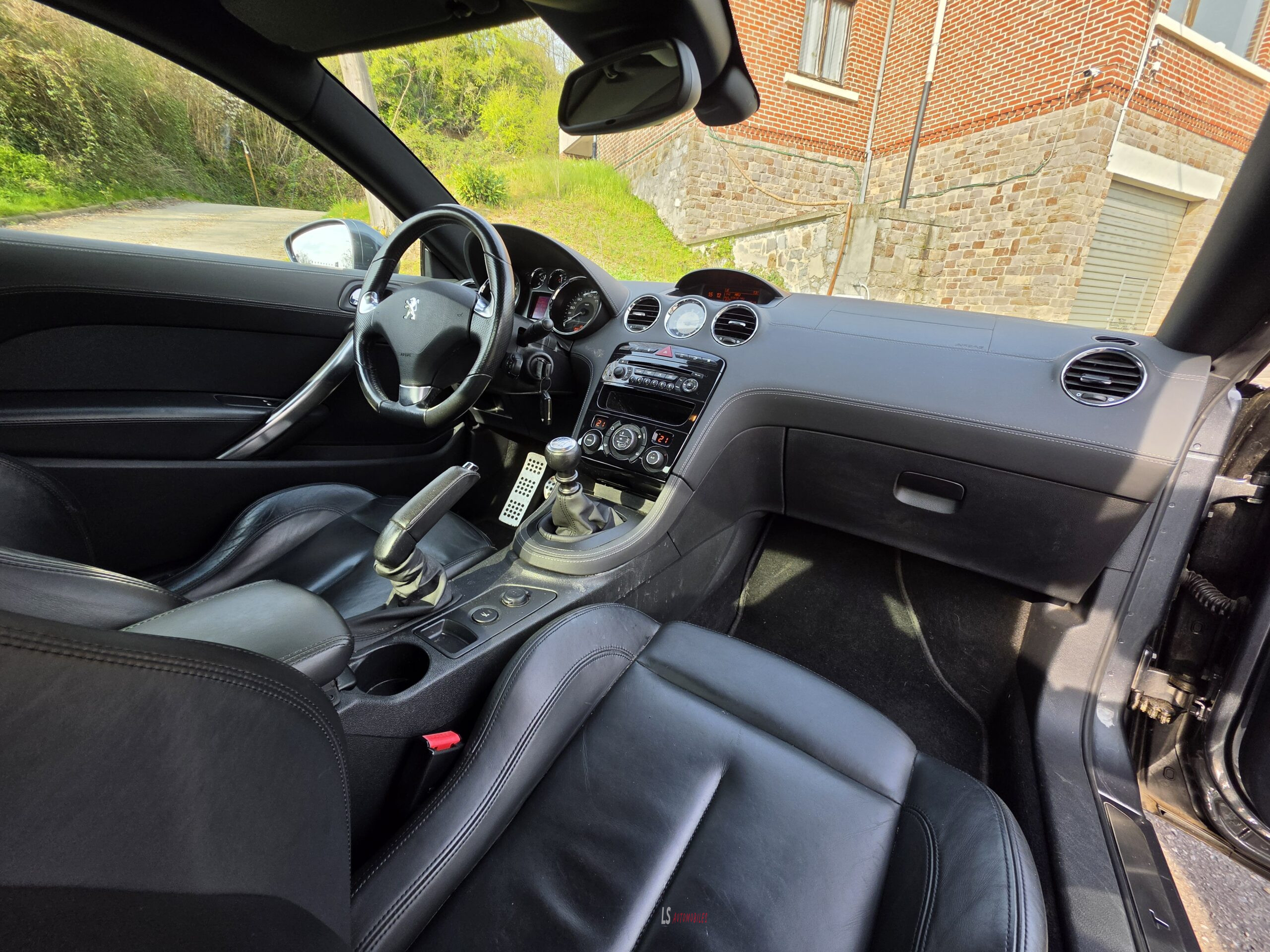 
								Peugeot RCZ 2.0 HDi*CUIR*AIRCOAUTO*CRUISE*EU5 full									