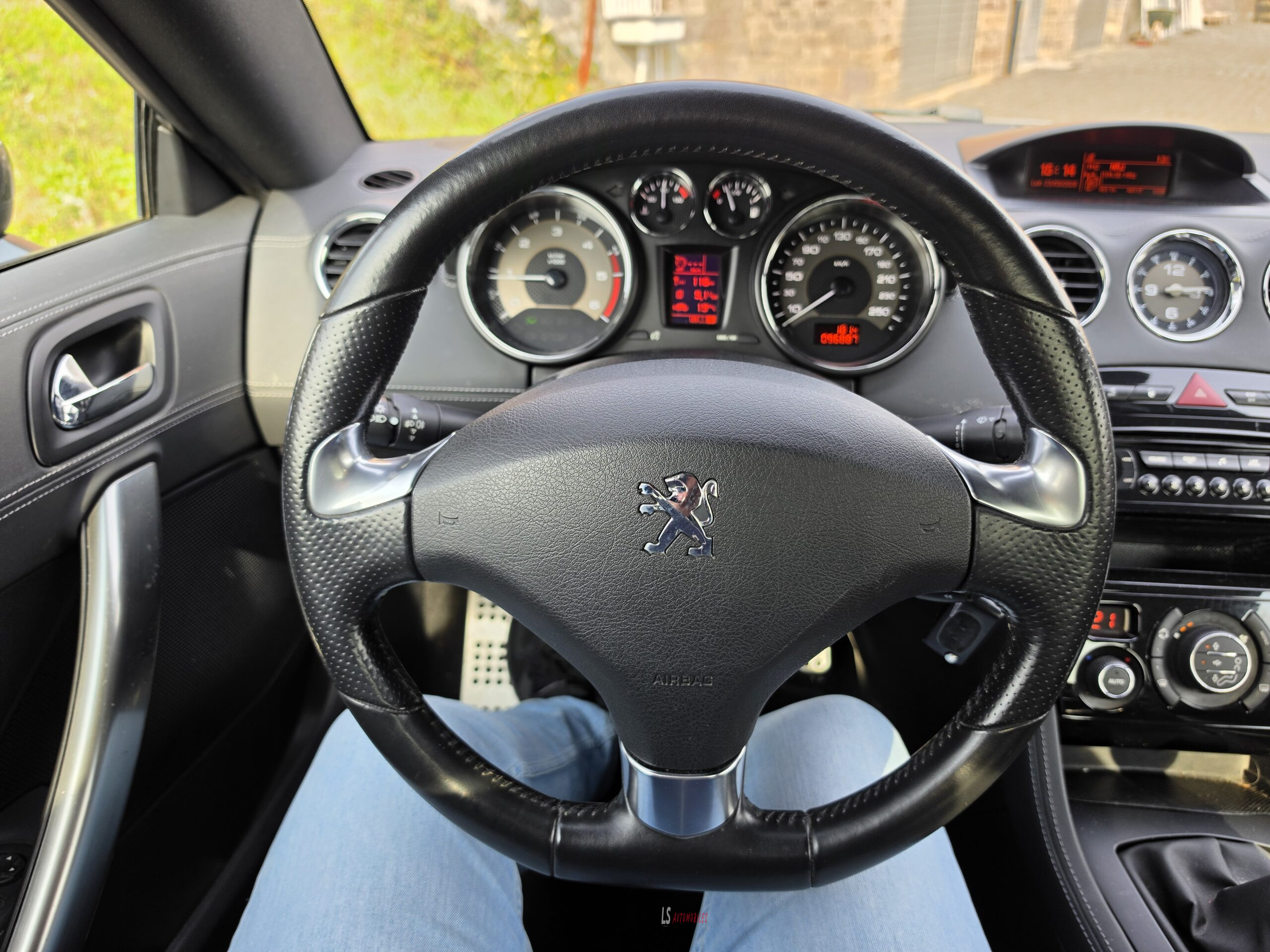 
								Peugeot RCZ 2.0 HDi*CUIR*AIRCOAUTO*CRUISE*EU5 full									