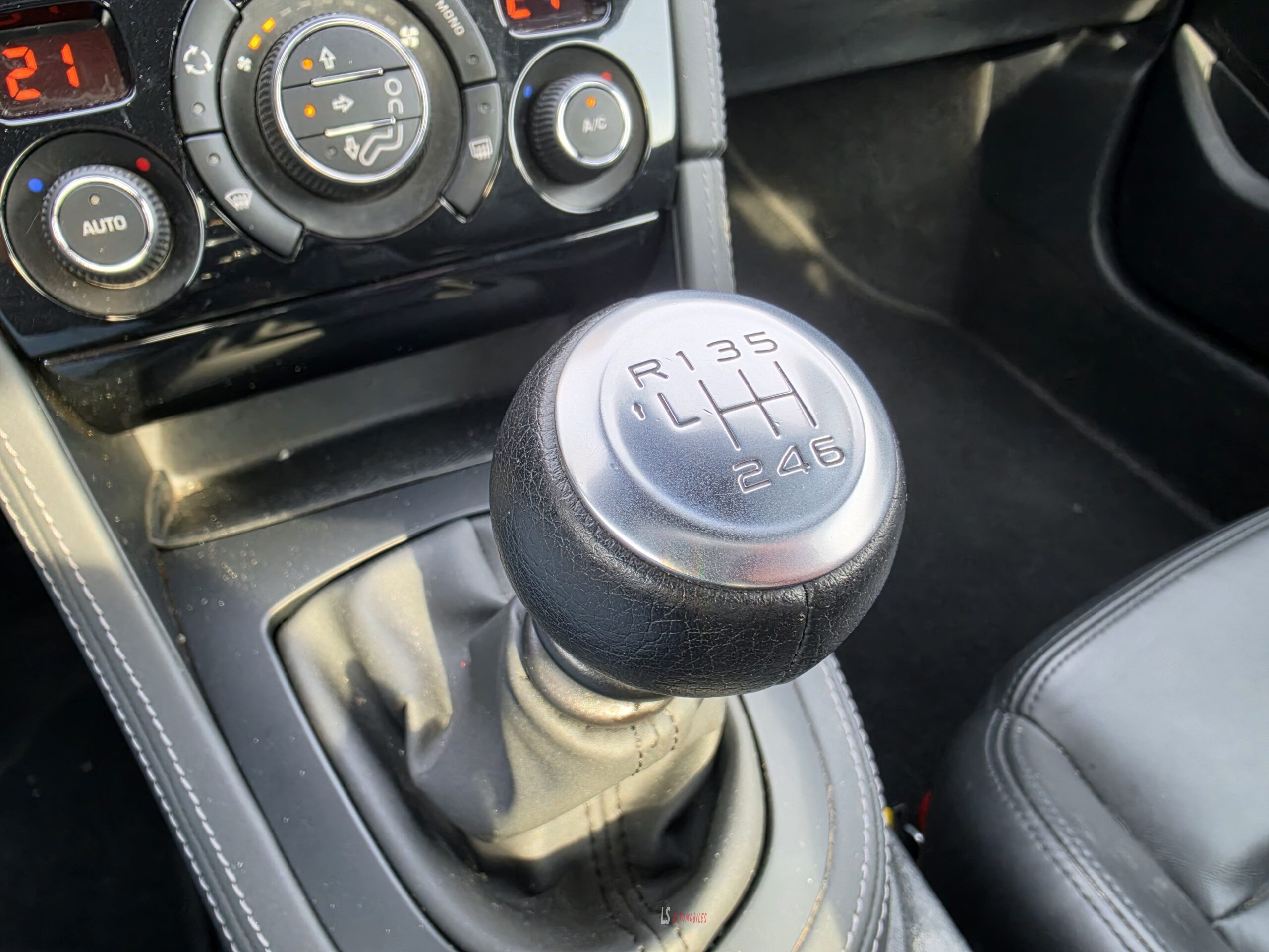 
								Peugeot RCZ 2.0 HDi*CUIR*AIRCOAUTO*CRUISE*EU5 full									