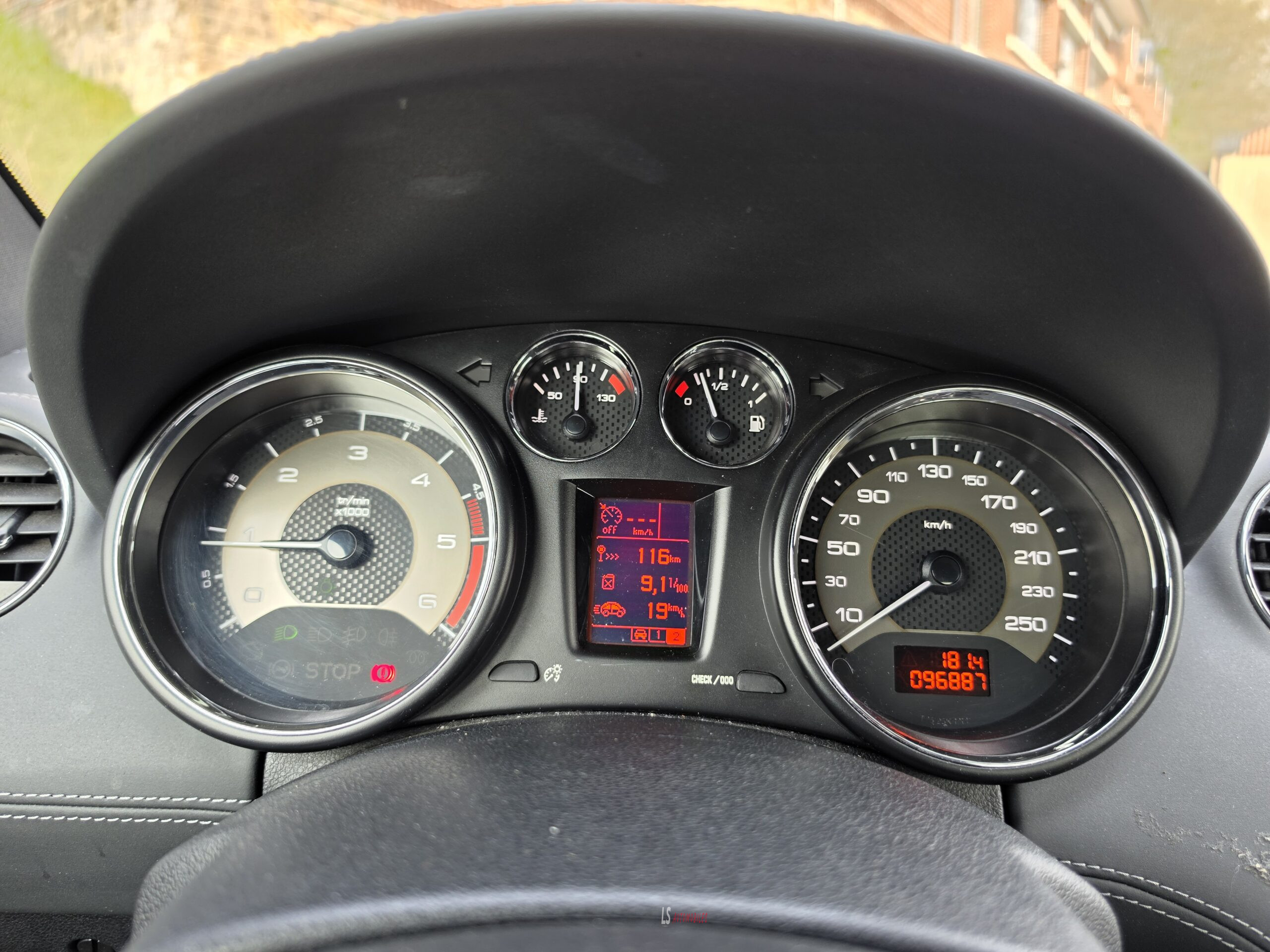 
								Peugeot RCZ 2.0 HDi*CUIR*AIRCOAUTO*CRUISE*EU5 full									