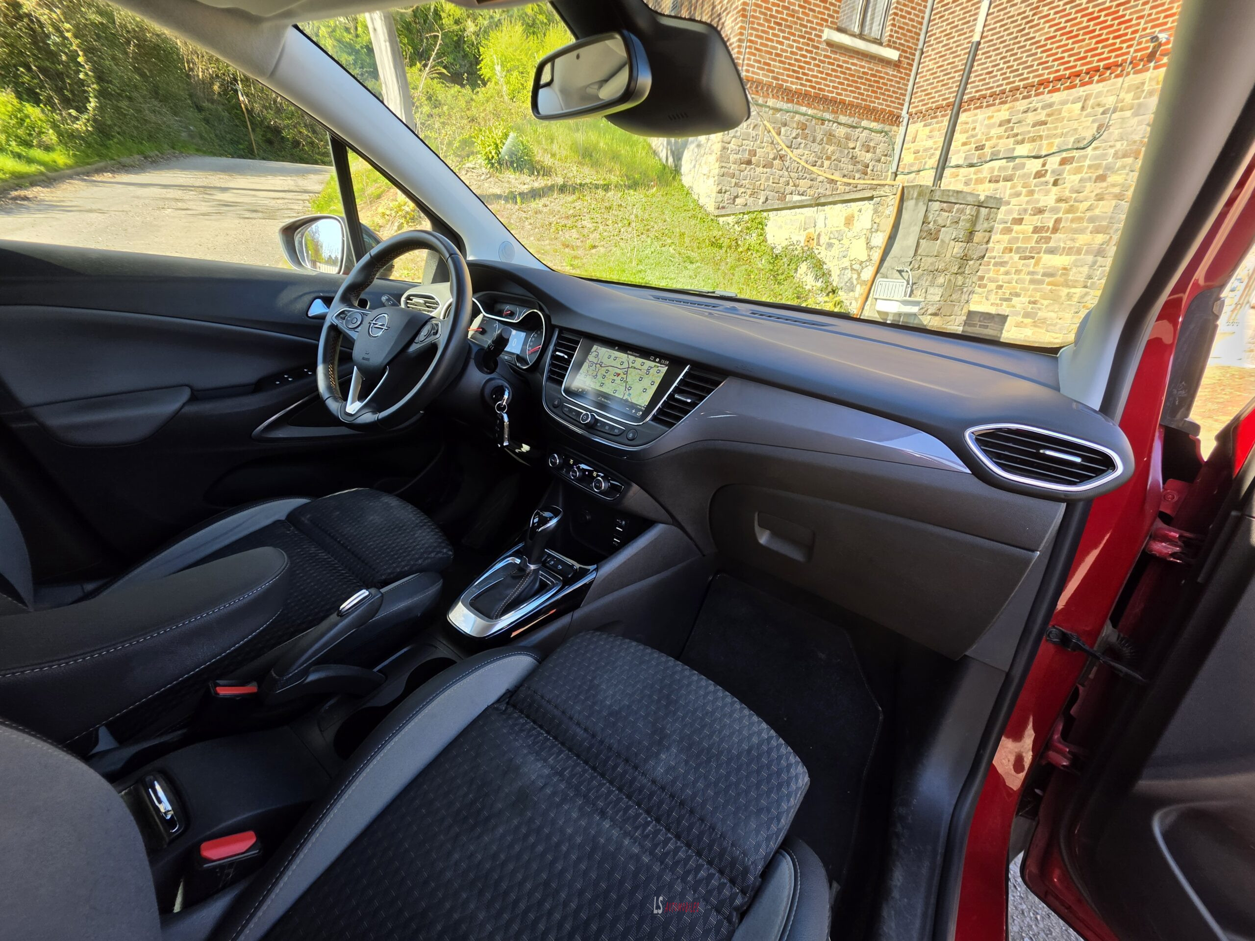 
								OPEL CROSSLAND X BOITE AUTOMATIQUE full									