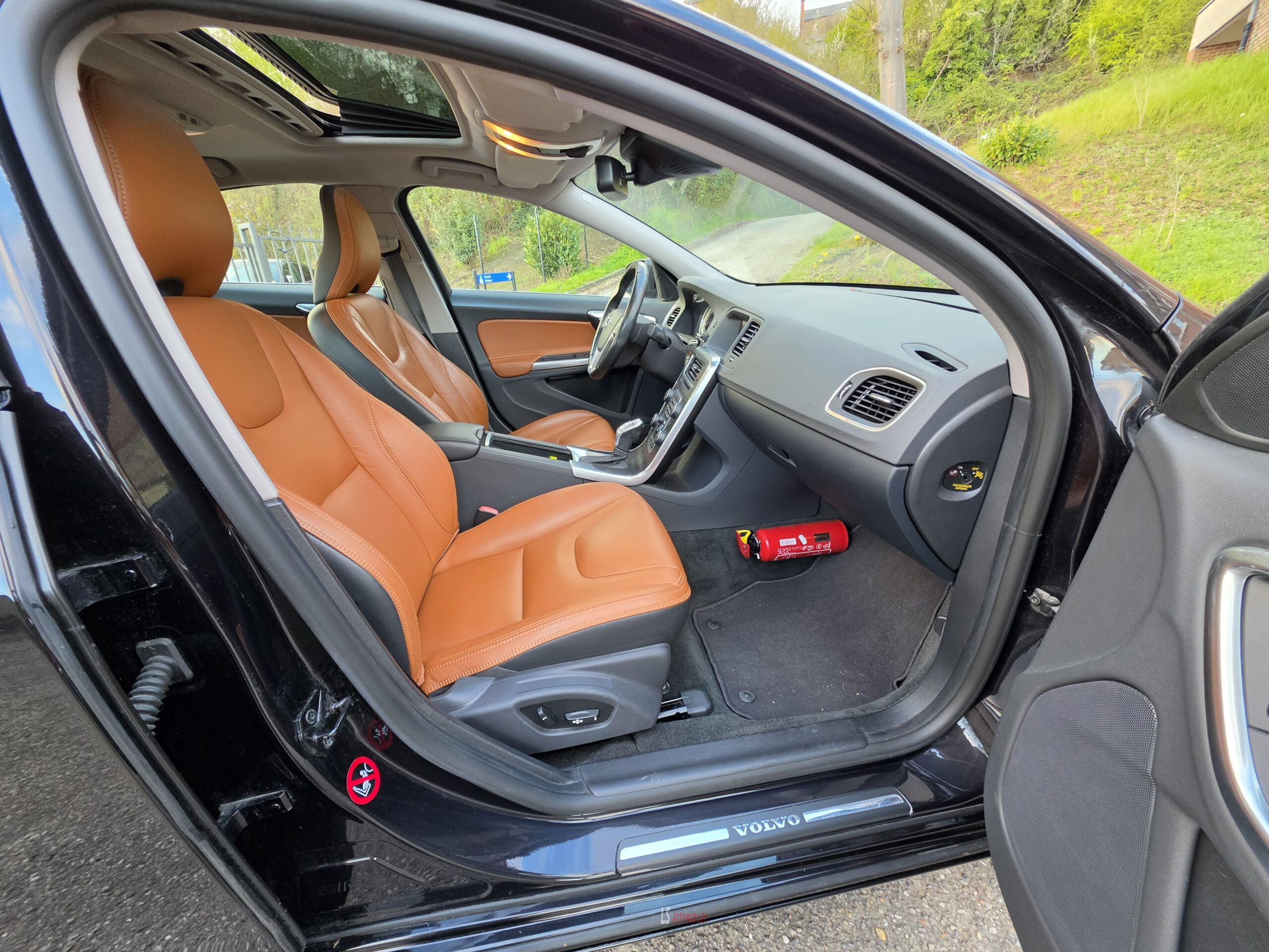 
								VOLVO S60 BOITE AUTOMATIQUE full									