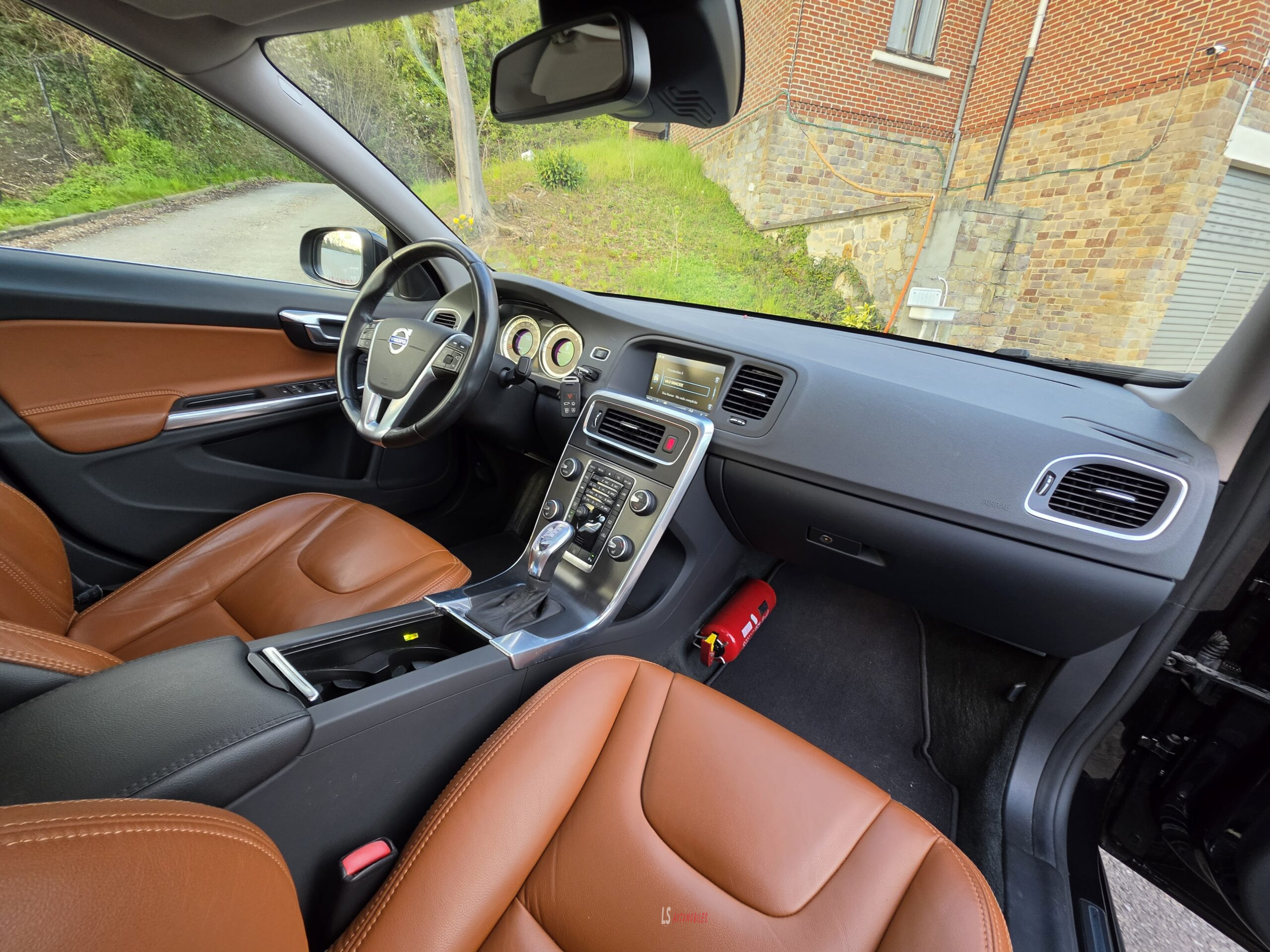 
								VOLVO S60 BOITE AUTOMATIQUE full									