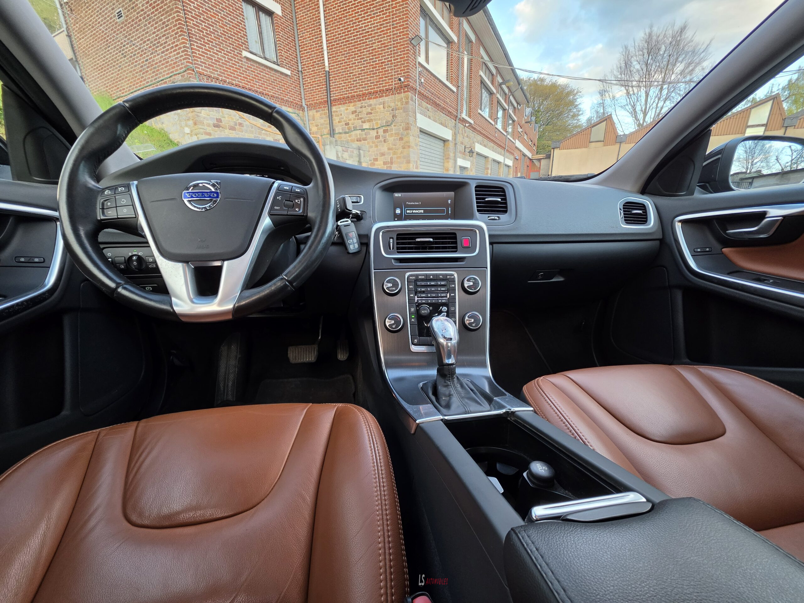 
								VOLVO S60 BOITE AUTOMATIQUE full									