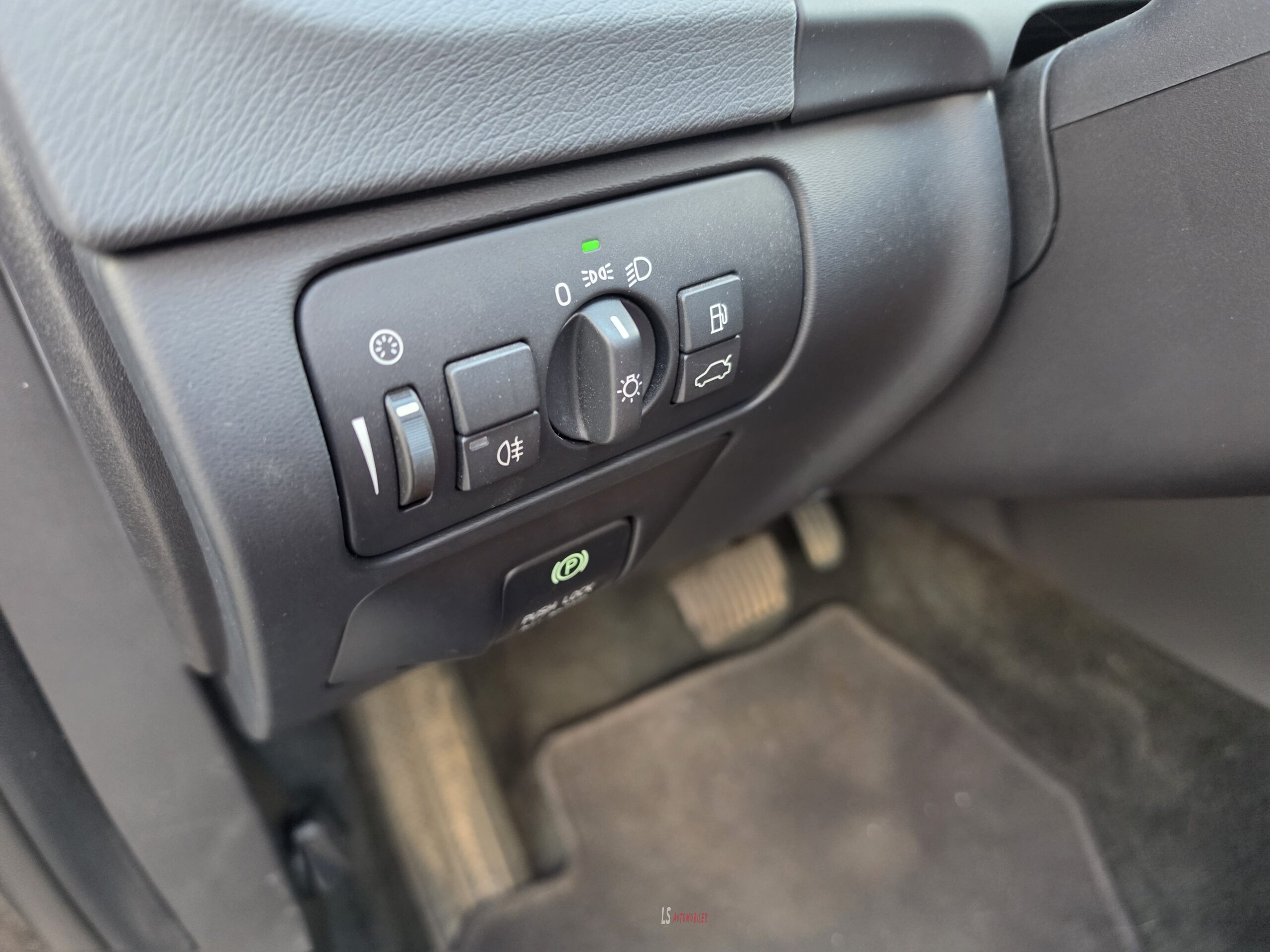 
								VOLVO S60 BOITE AUTOMATIQUE full									