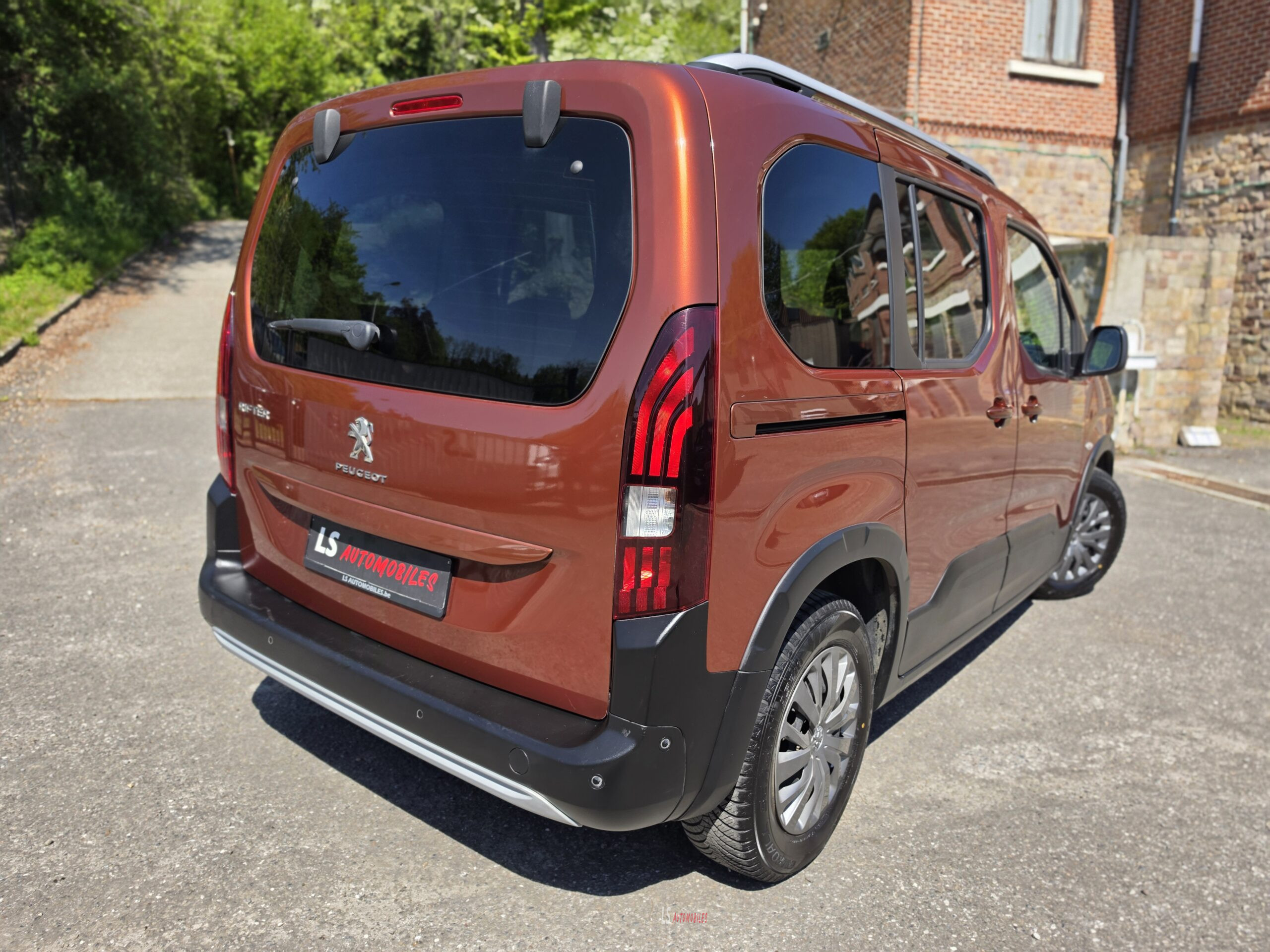 
								PEUGEOT RIFTER 1.5D full									