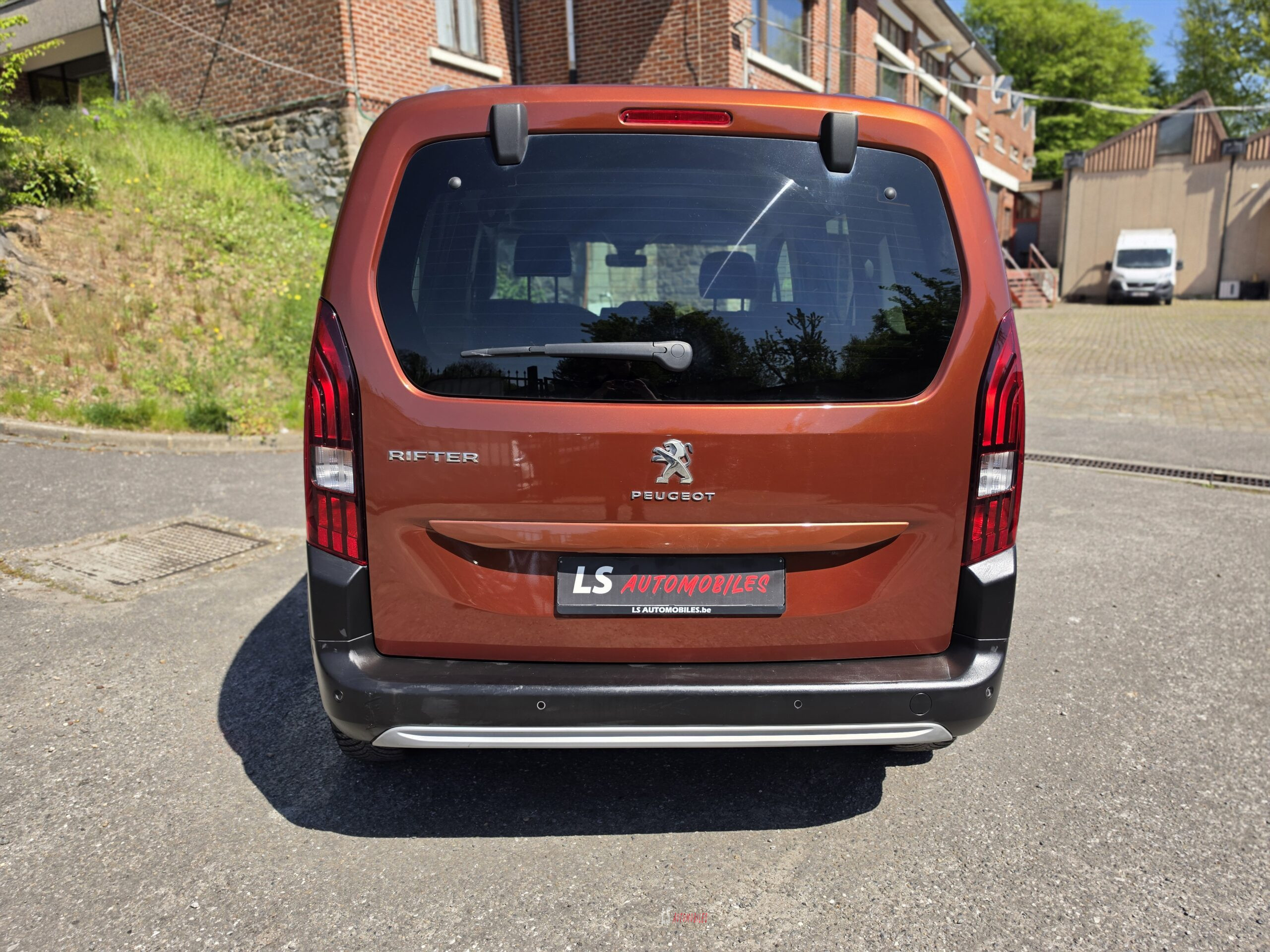 
								PEUGEOT RIFTER 1.5D full									