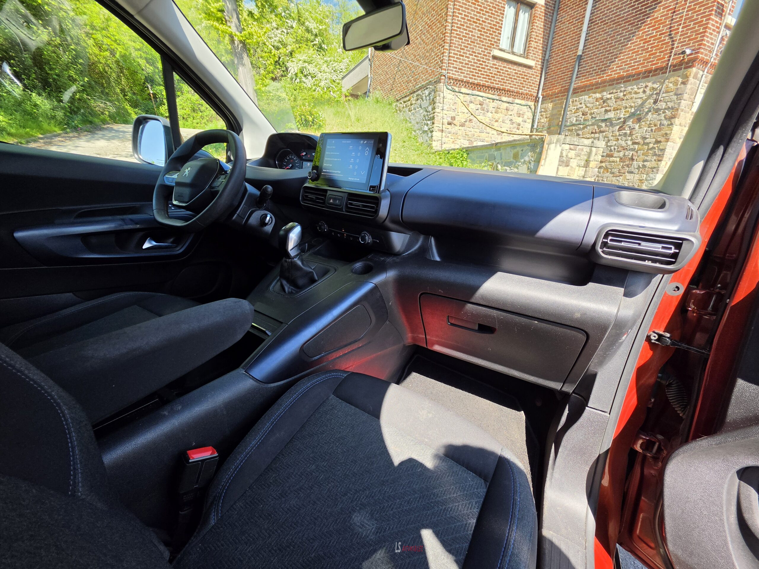 
								PEUGEOT RIFTER 1.5D full									