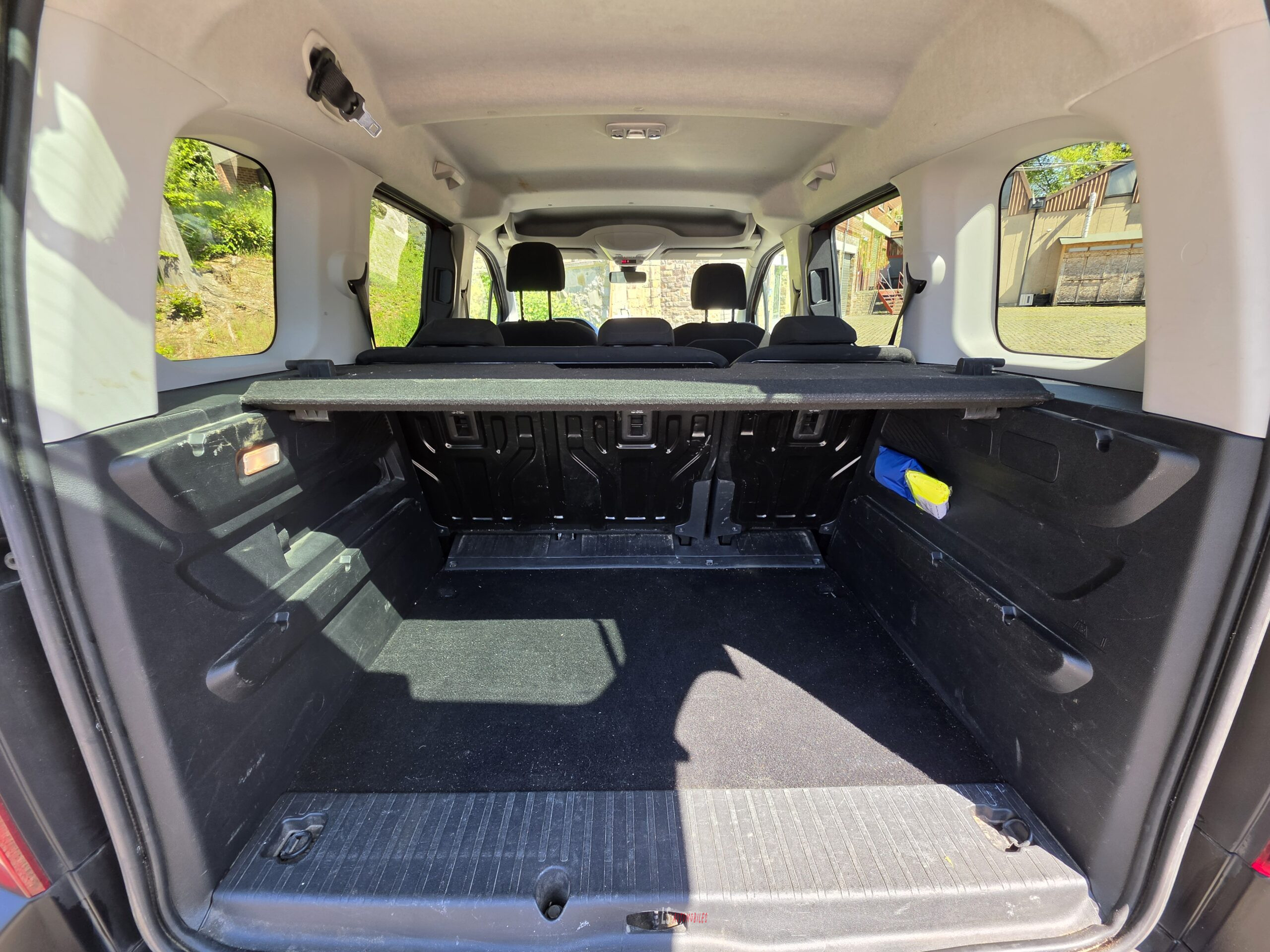 
								PEUGEOT RIFTER 1.5D full									