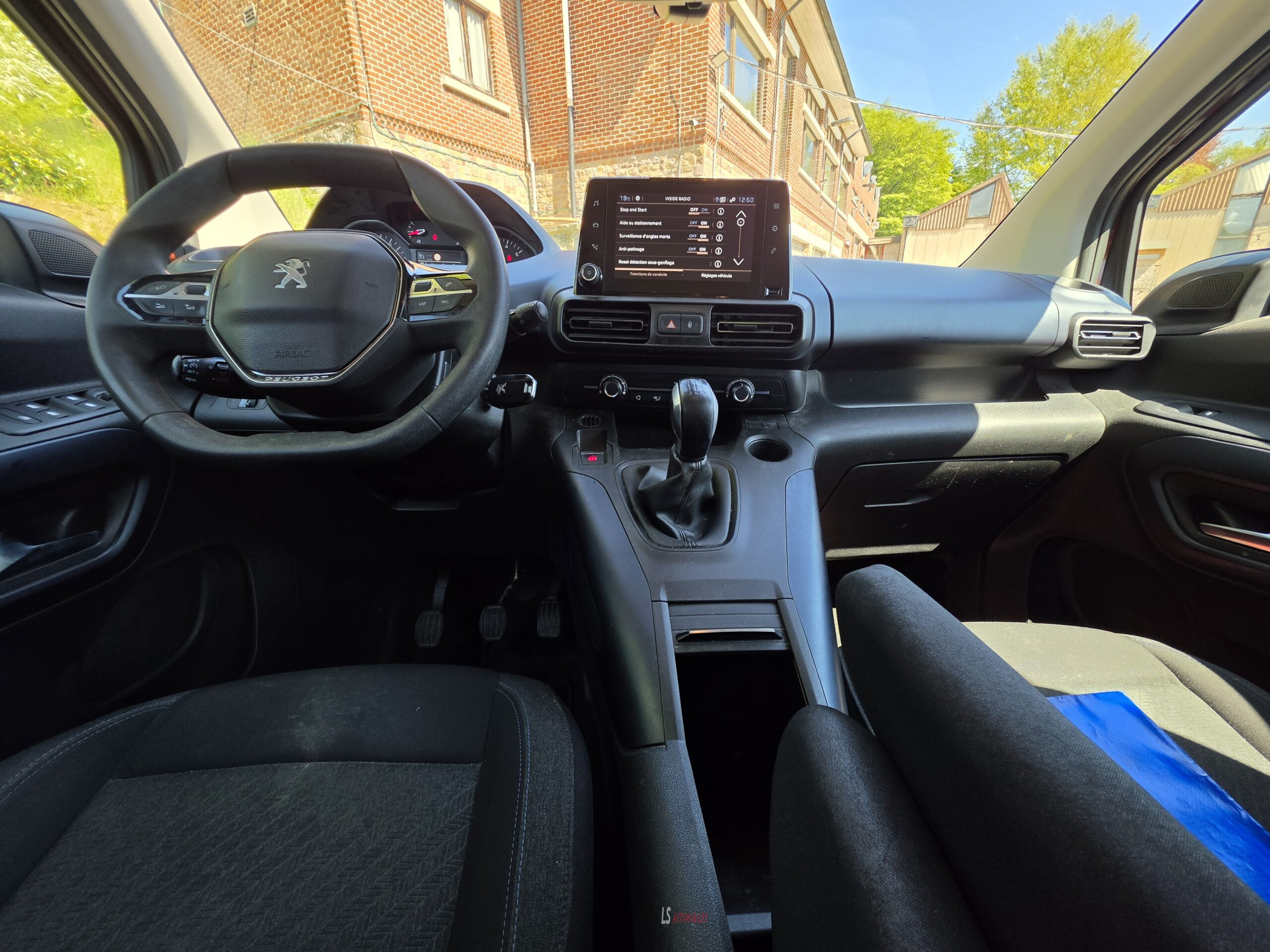 
								PEUGEOT RIFTER 1.5D full									