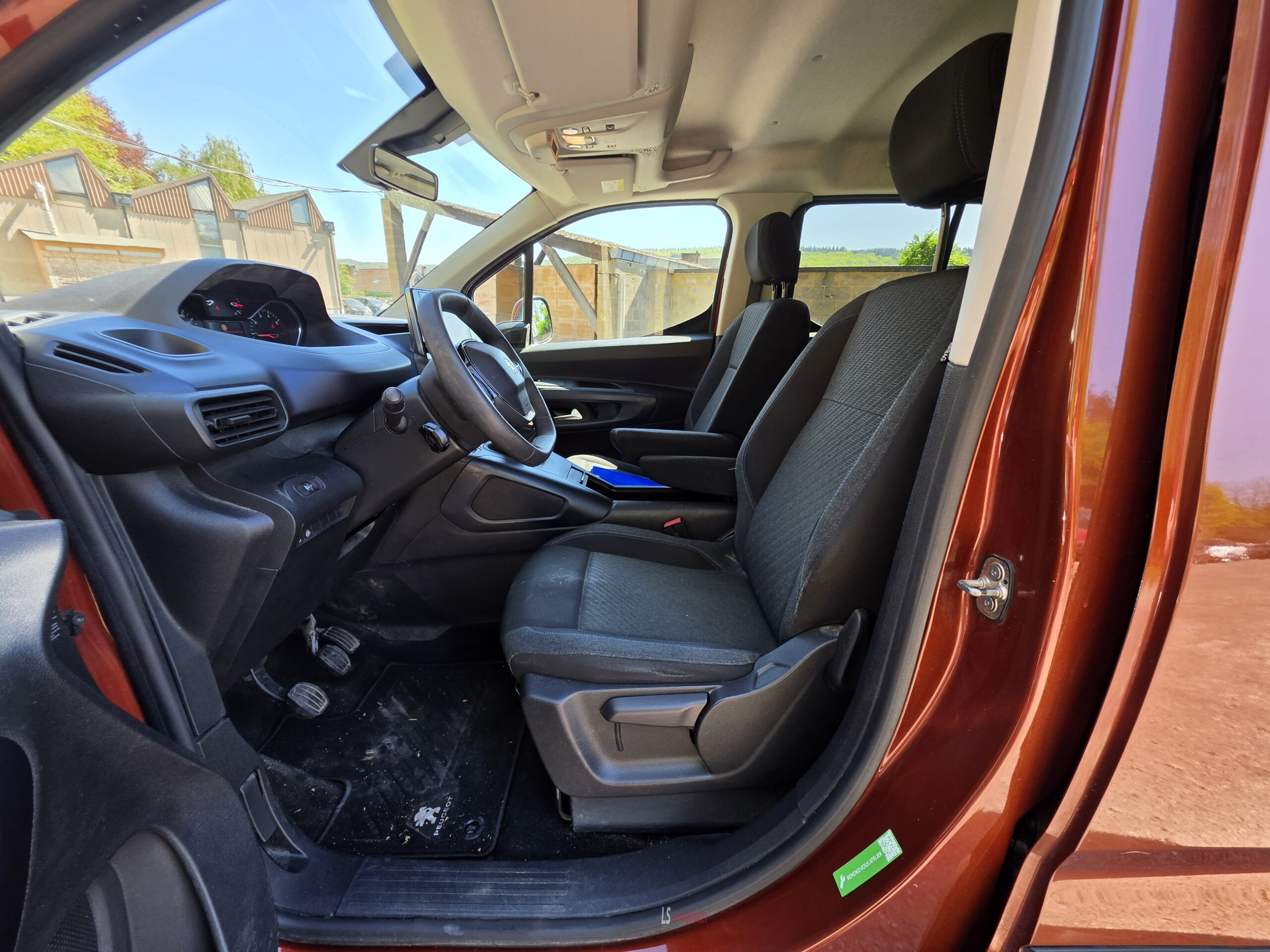 
								PEUGEOT RIFTER 1.5D full									
