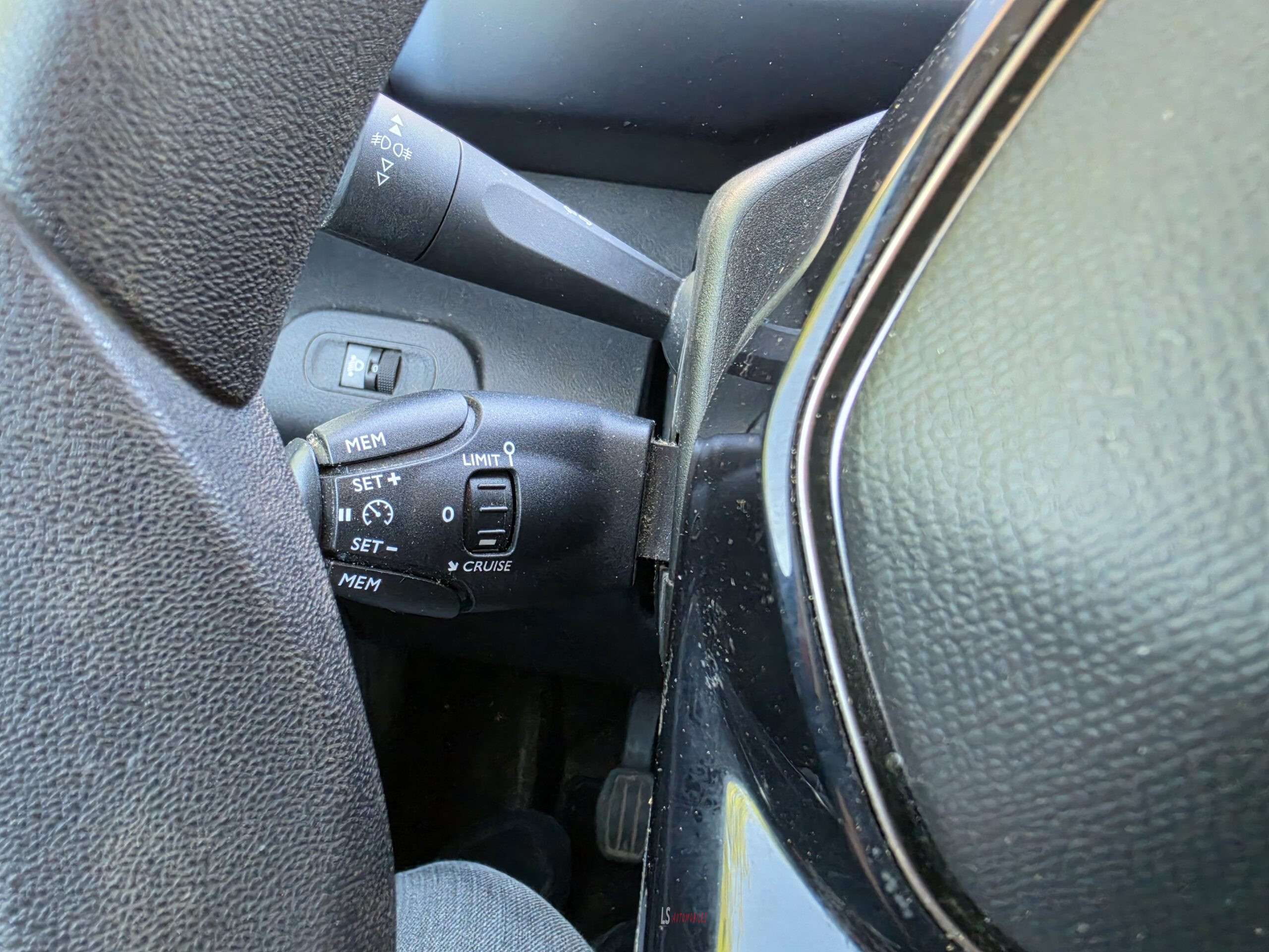 
								PEUGEOT RIFTER 1.5D full									