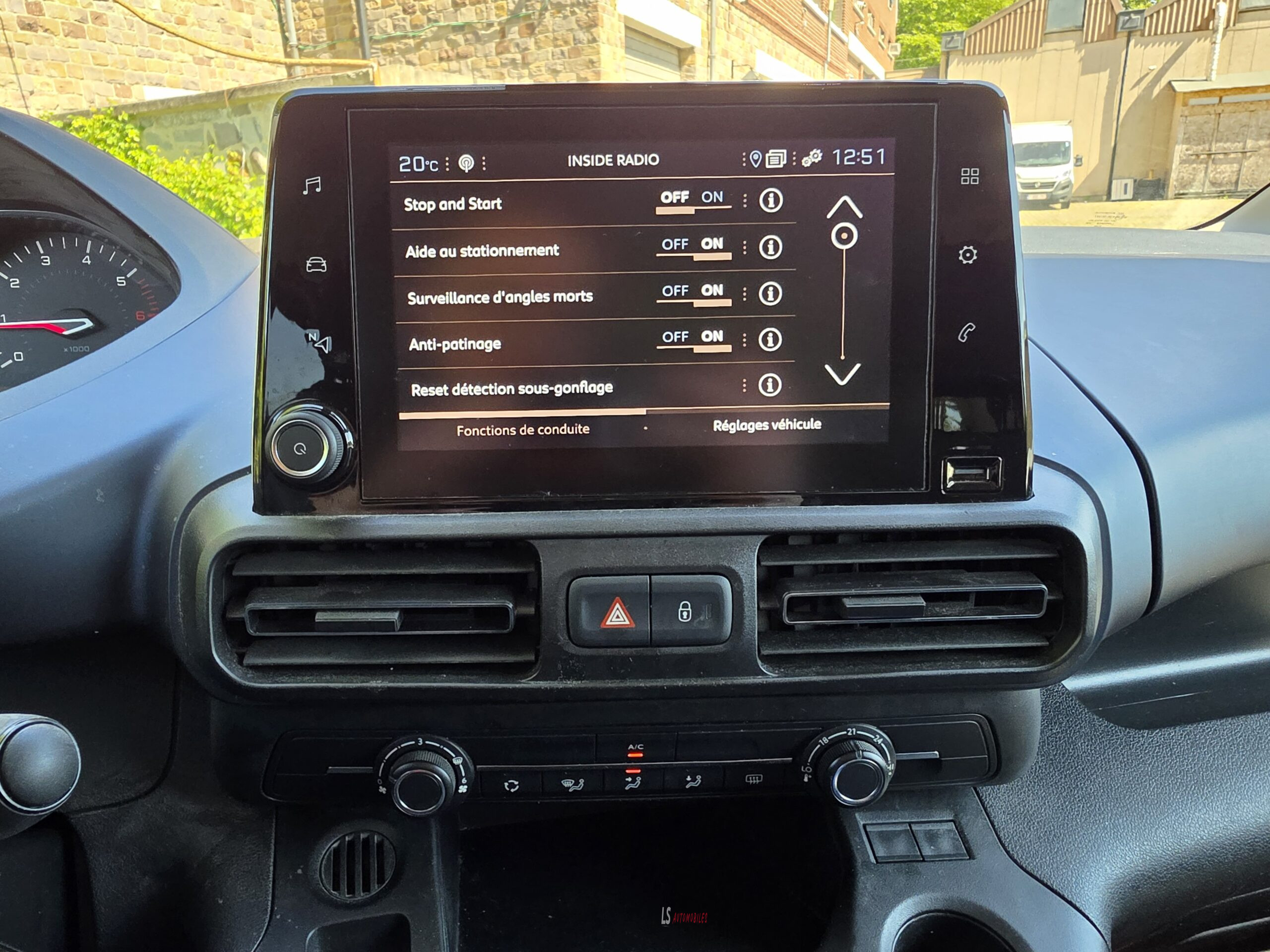 
								PEUGEOT RIFTER 1.5D full									
