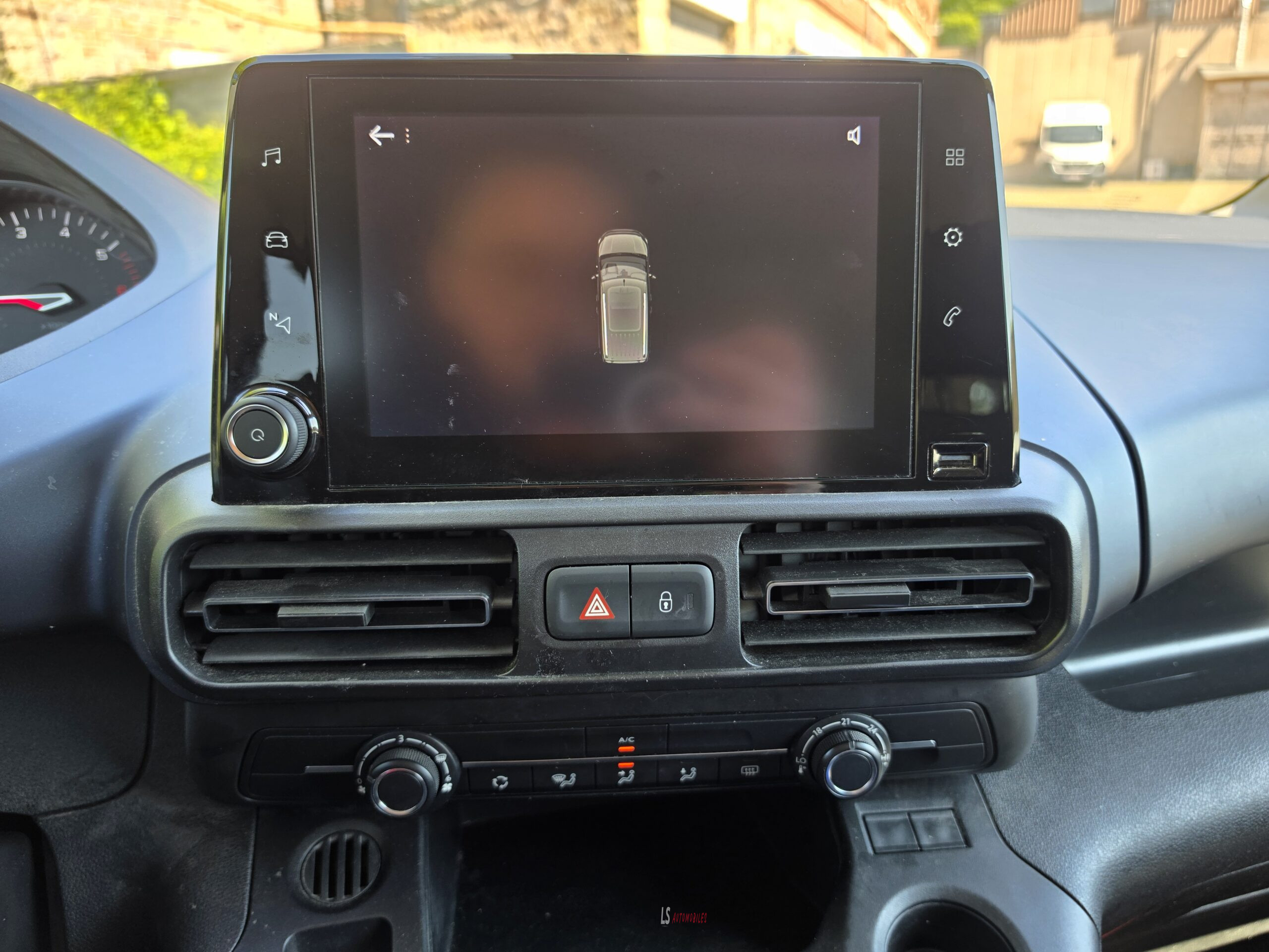 
								PEUGEOT RIFTER 1.5D full									