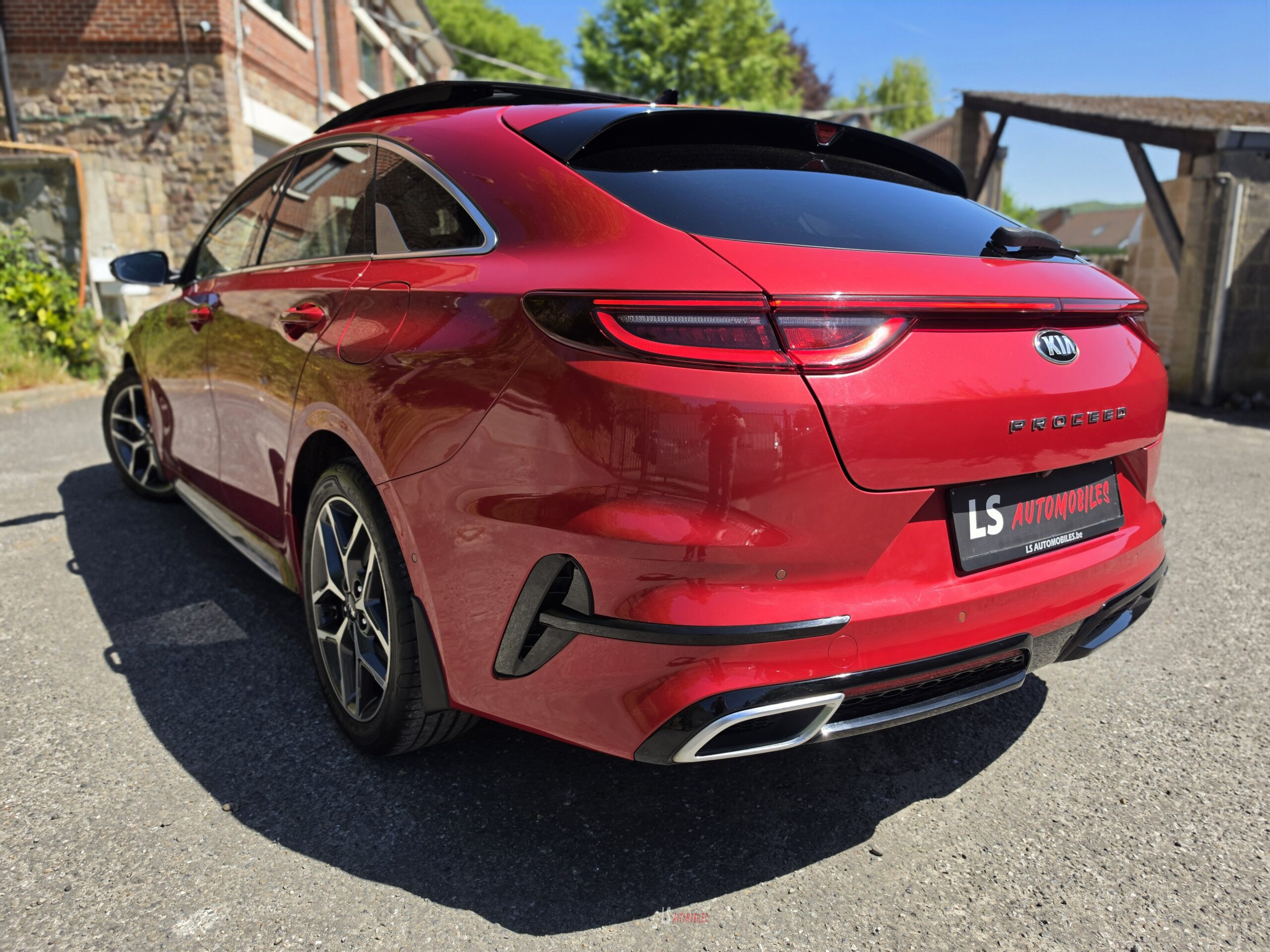 
								KIA PROCEED GT LINE full									