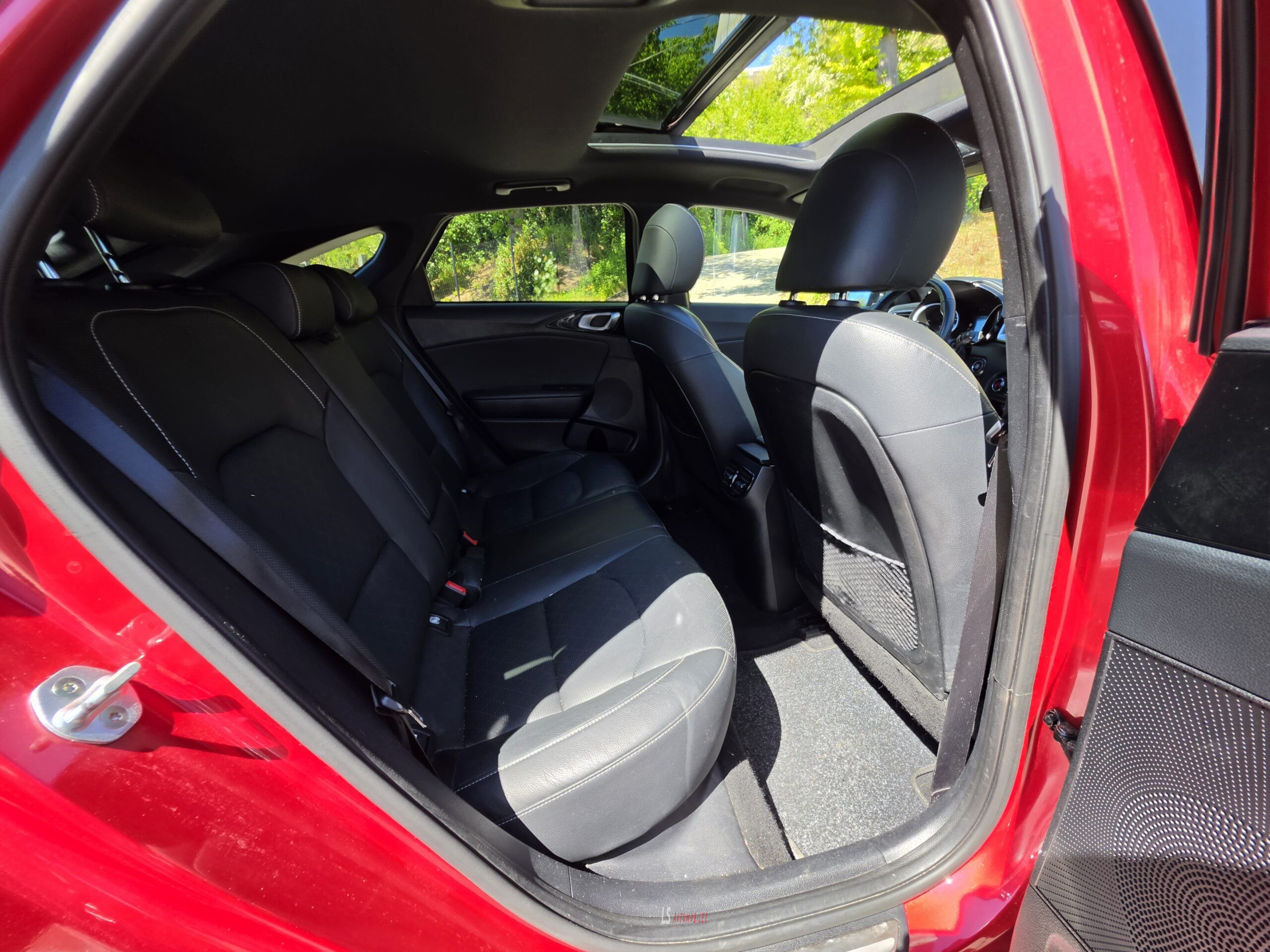 
								KIA PROCEED GT LINE full									