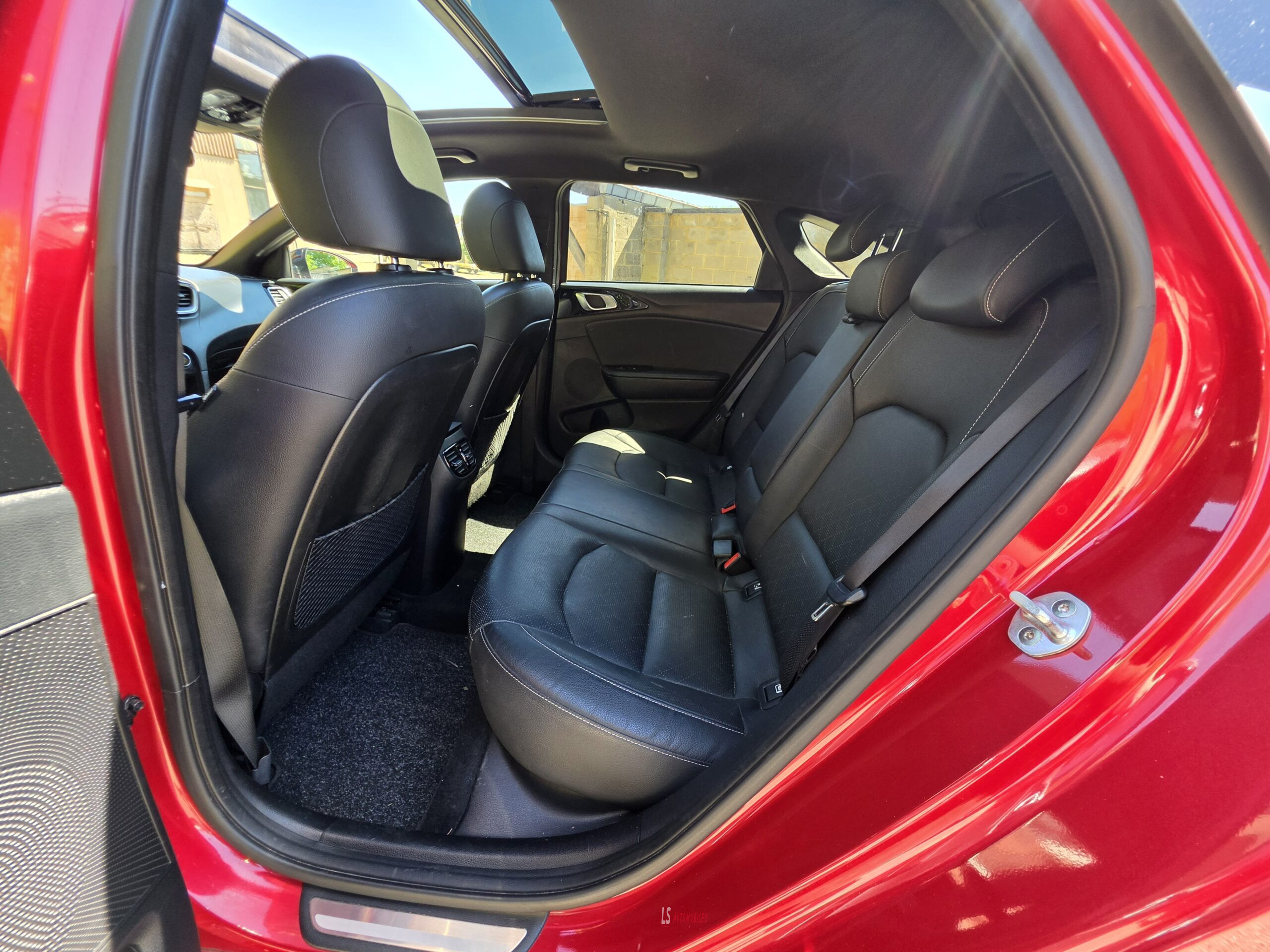 
								KIA PROCEED GT LINE full									