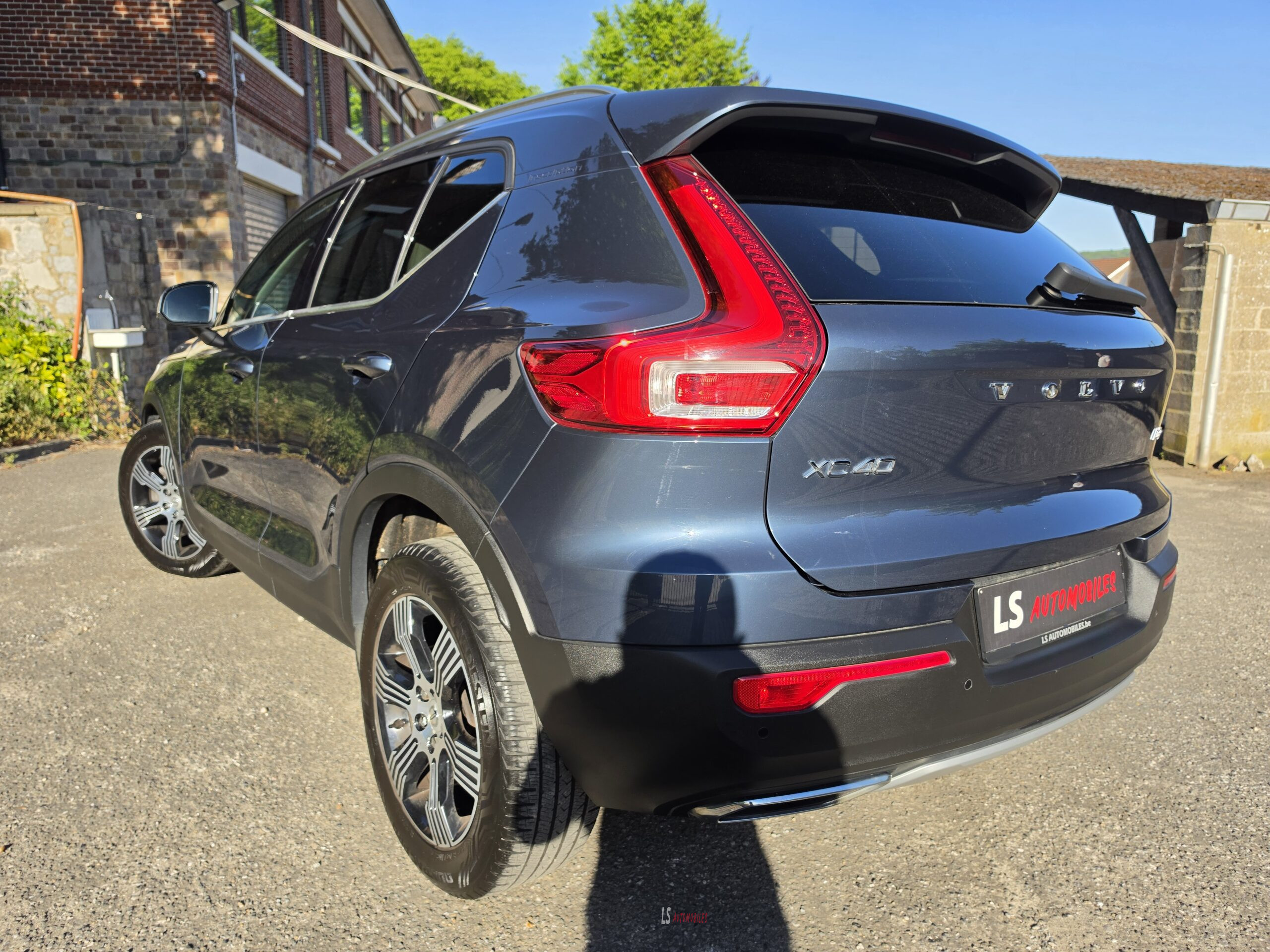 
								VOLVO XC40 D3 AWD INSCRIPTION full									