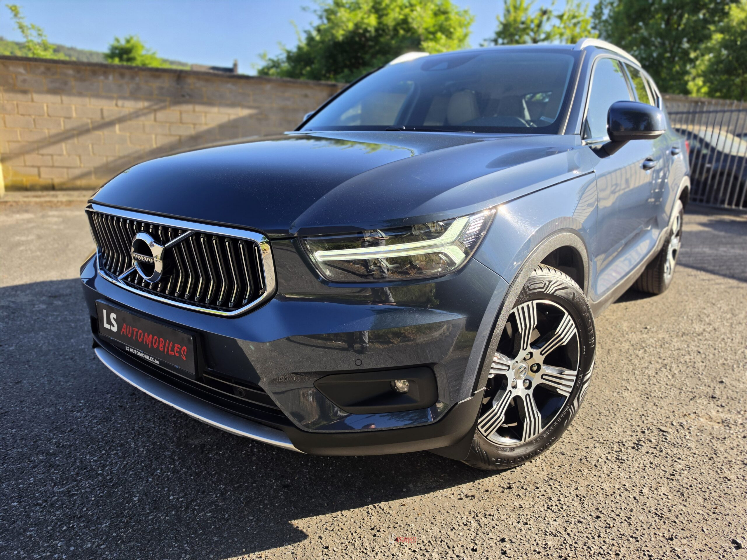 
								VOLVO XC40 D3 AWD INSCRIPTION full									