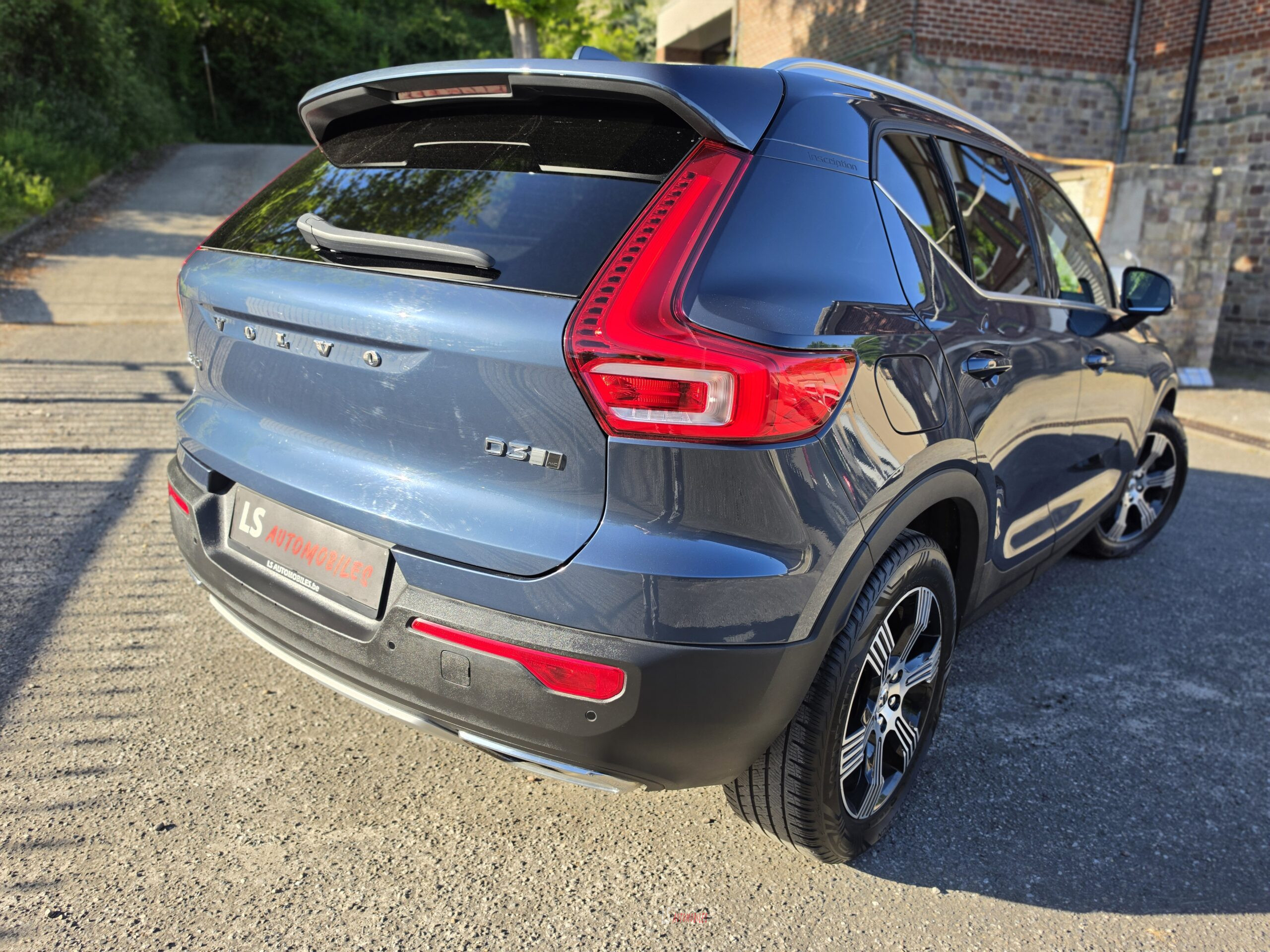
								VOLVO XC40 D3 AWD INSCRIPTION full									