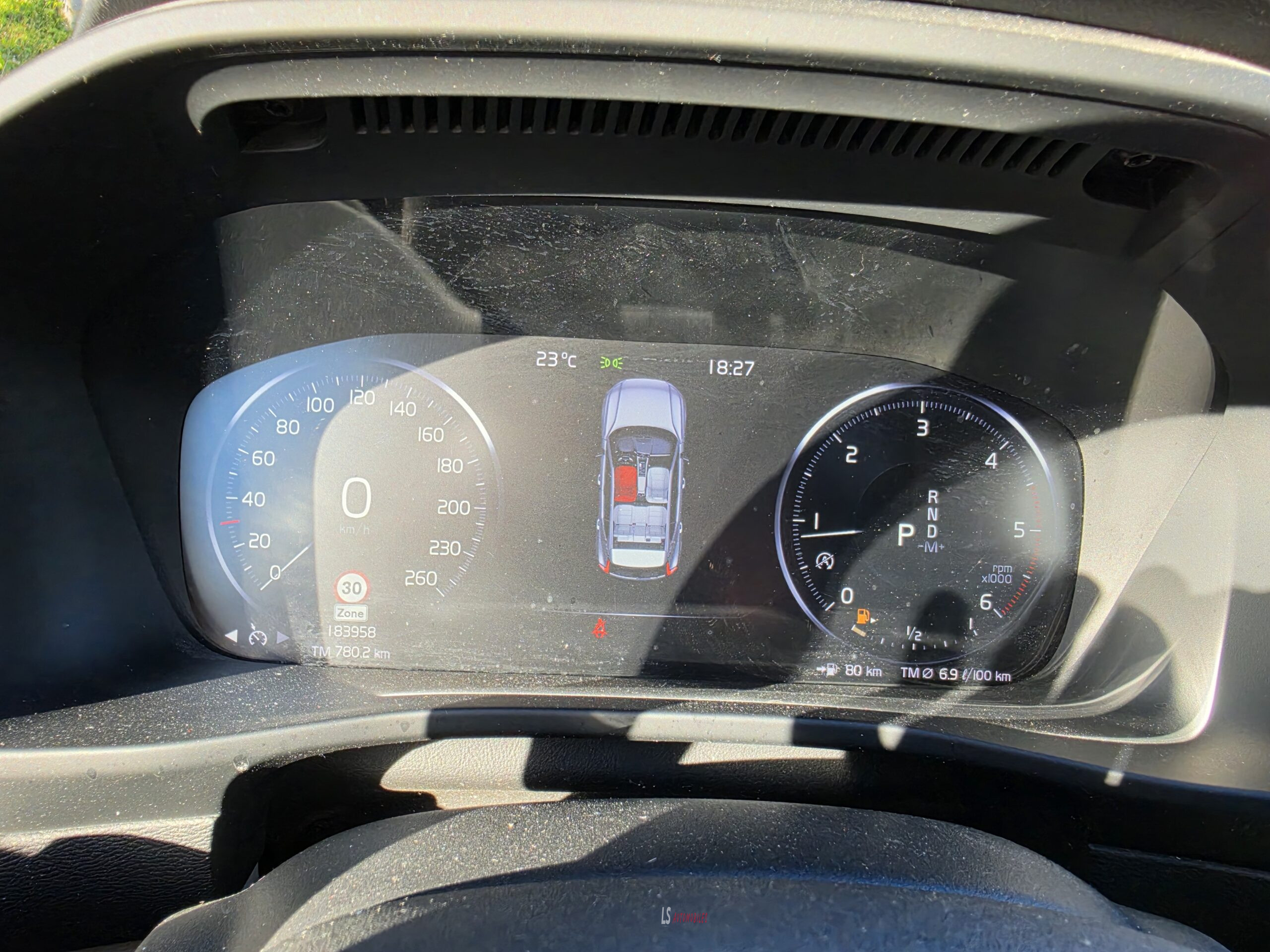 
								VOLVO XC40 D3 AWD INSCRIPTION full									