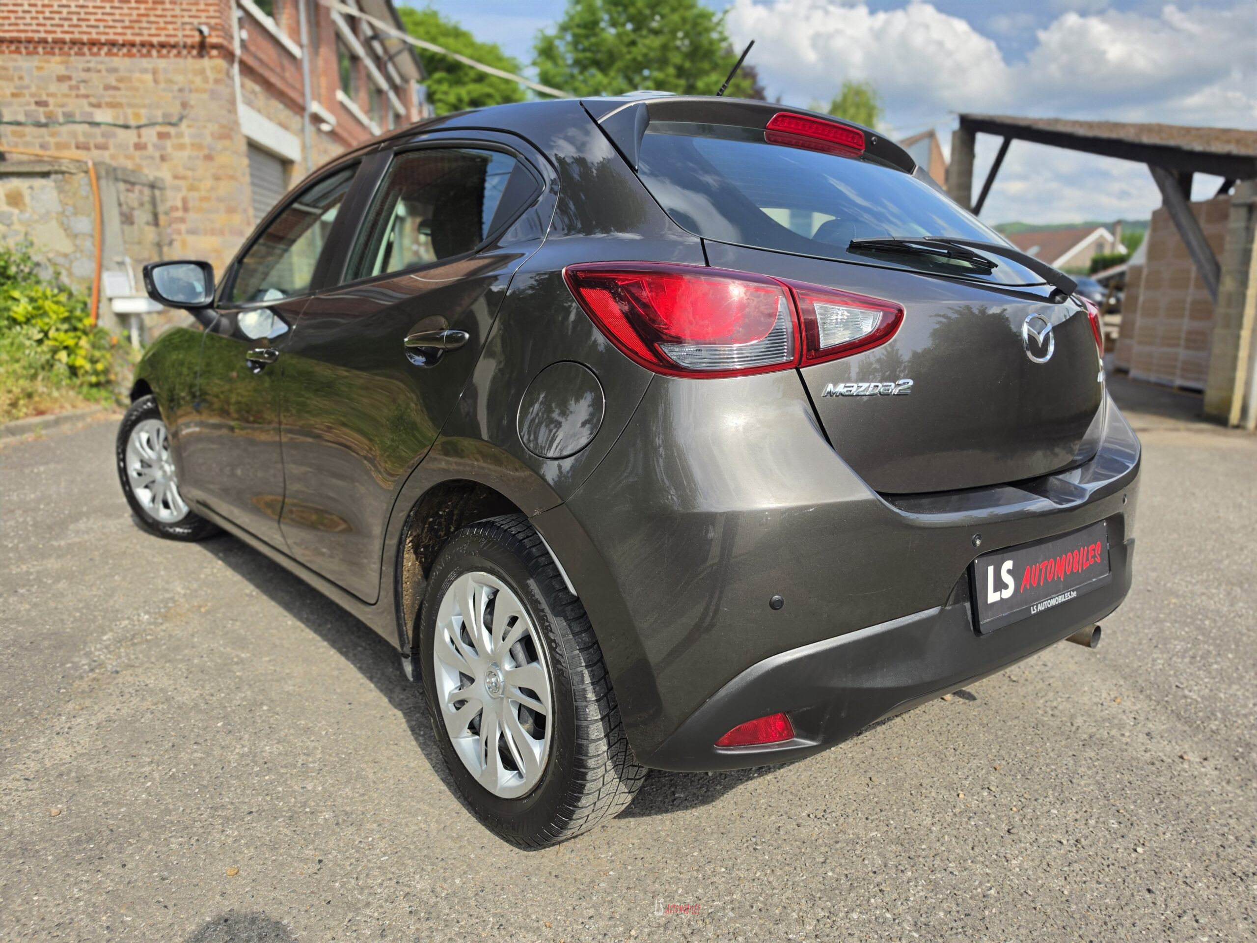 
								MAZDA 2 full									