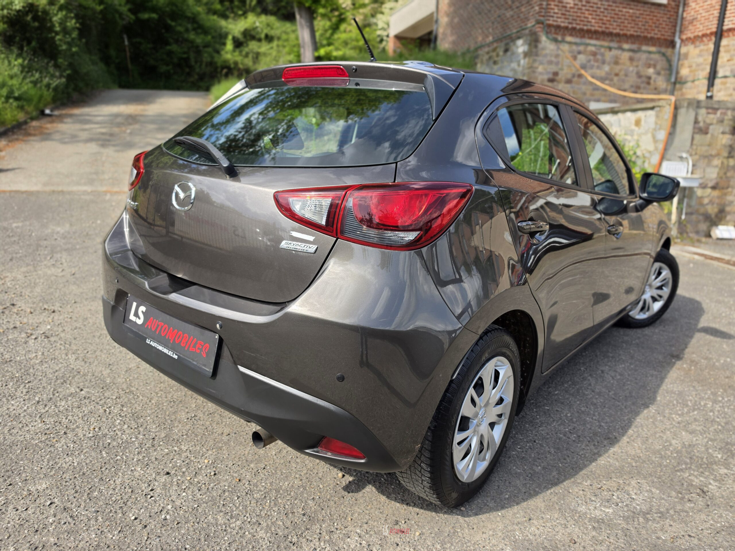 
								MAZDA 2 full									